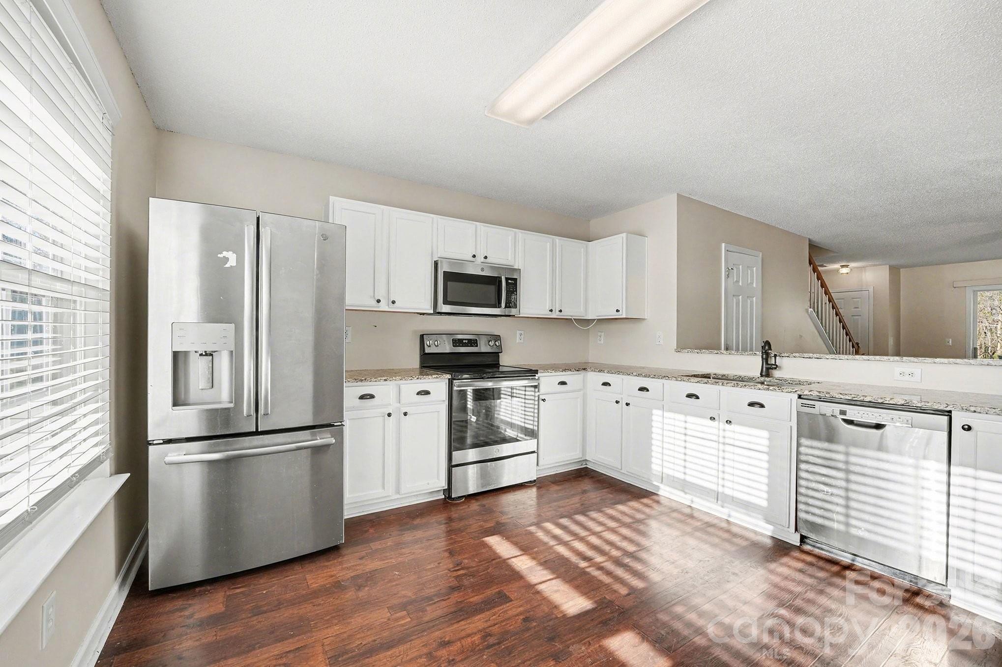 534 Canopy Court — Clover