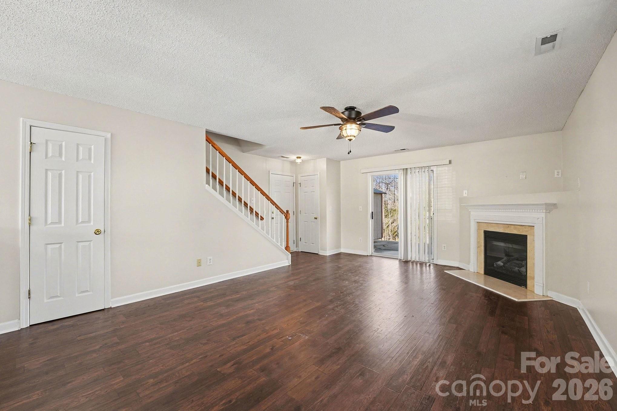 534 Canopy Court — Clover