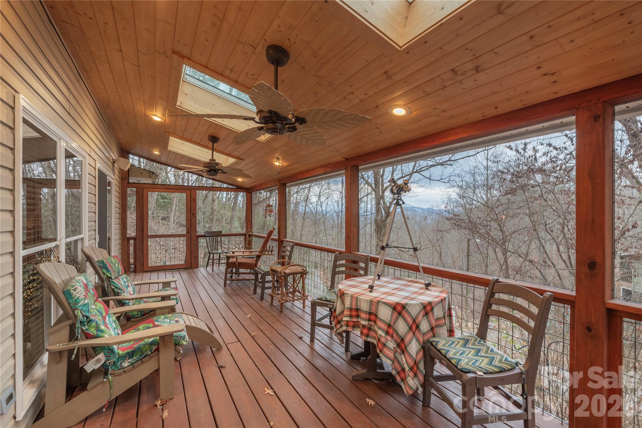 12 Bear Cove Lane — Bryson City