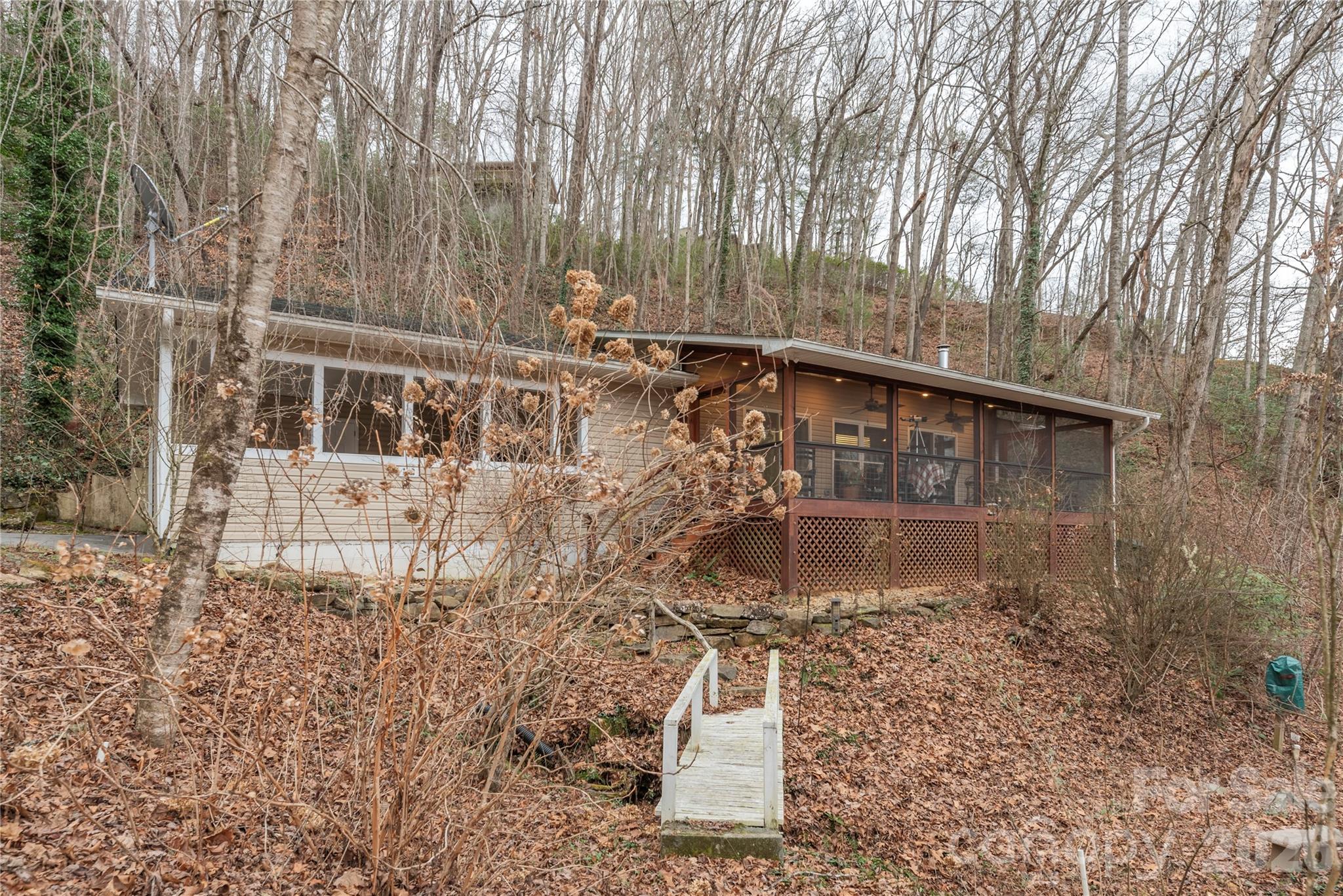 12 Bear Cove Lane — Bryson City