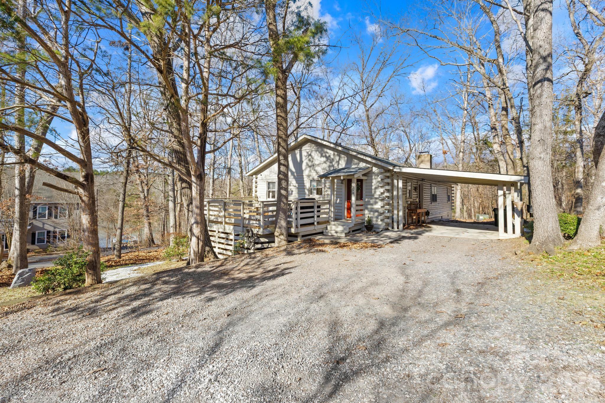 294 Carroll Cove — Clover