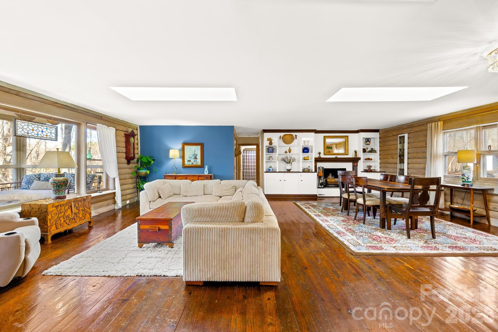 294 Carroll Cove — Clover