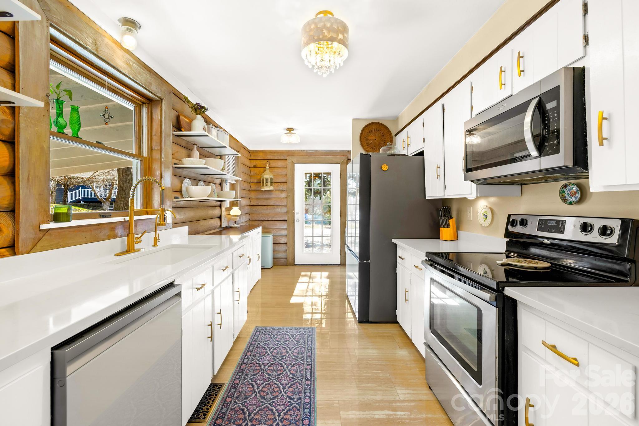 294 Carroll Cove — Clover