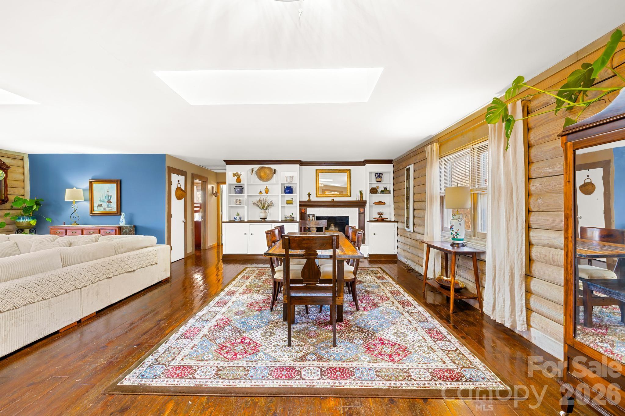 294 Carroll Cove — Clover