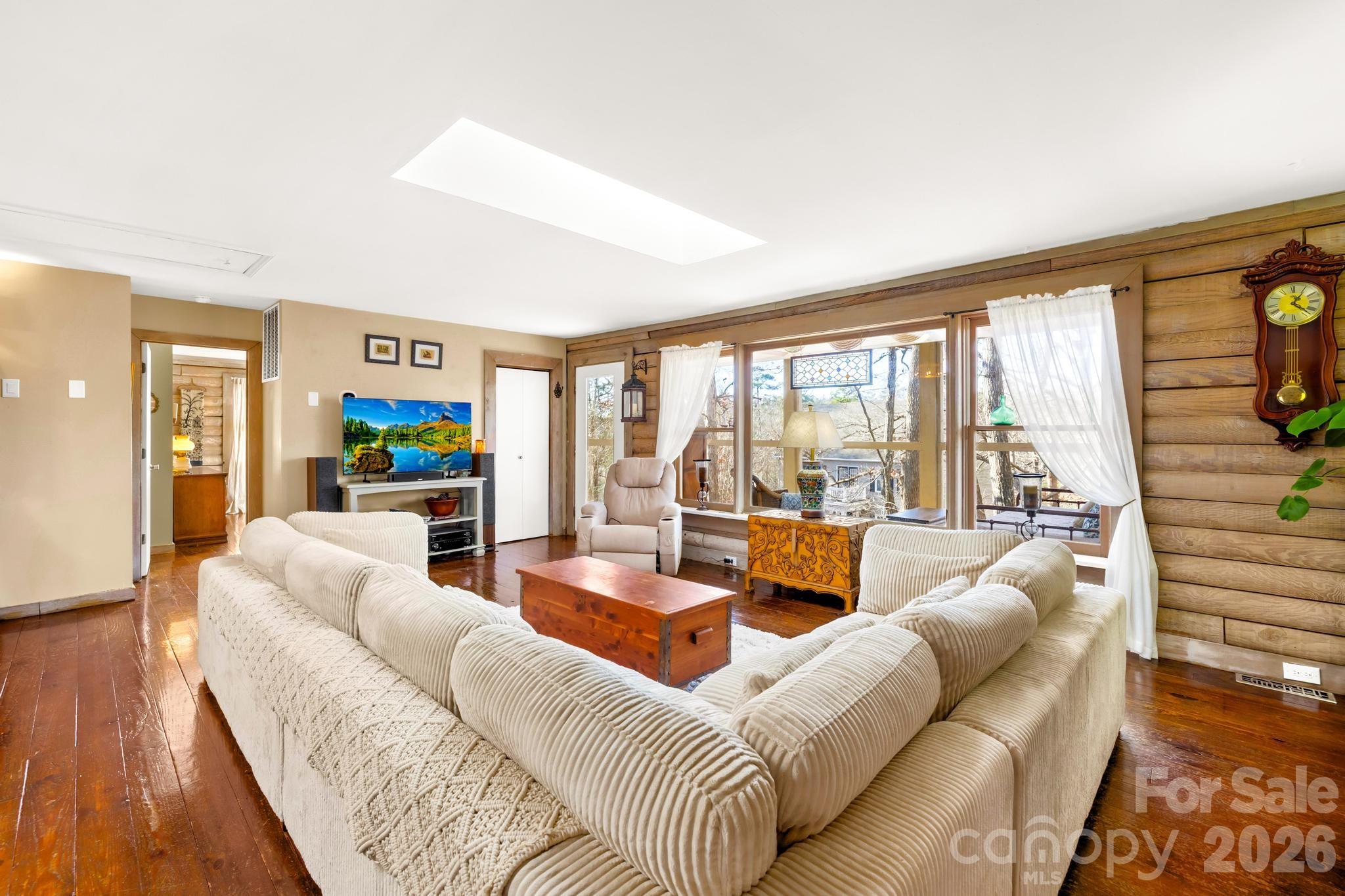 294 Carroll Cove — Clover