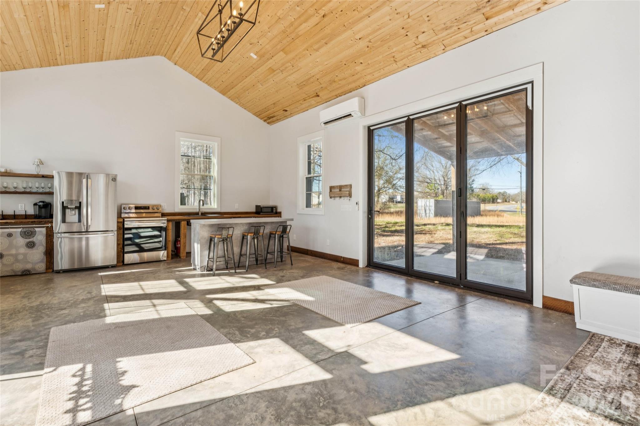 10799 Poplar Tent Road — Huntersville