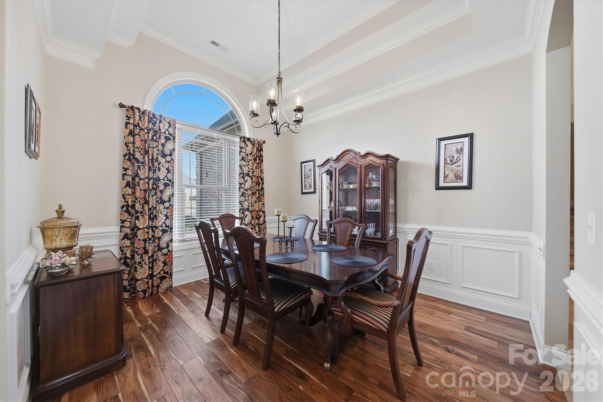 1743 Whitewater Court — Hickory