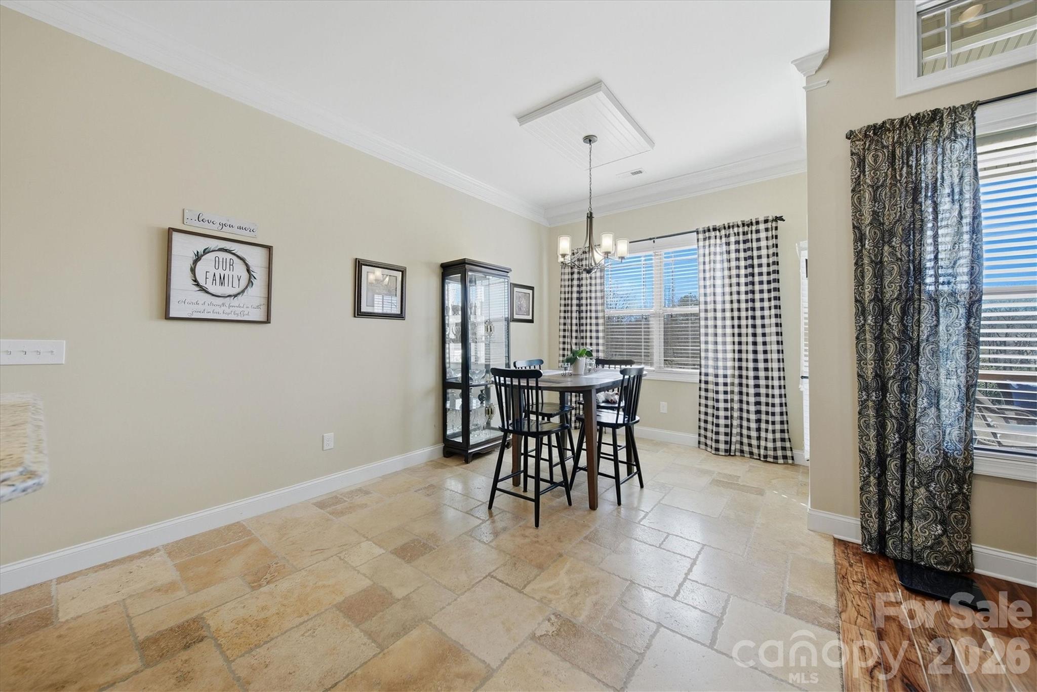 1743 Whitewater Court — Hickory