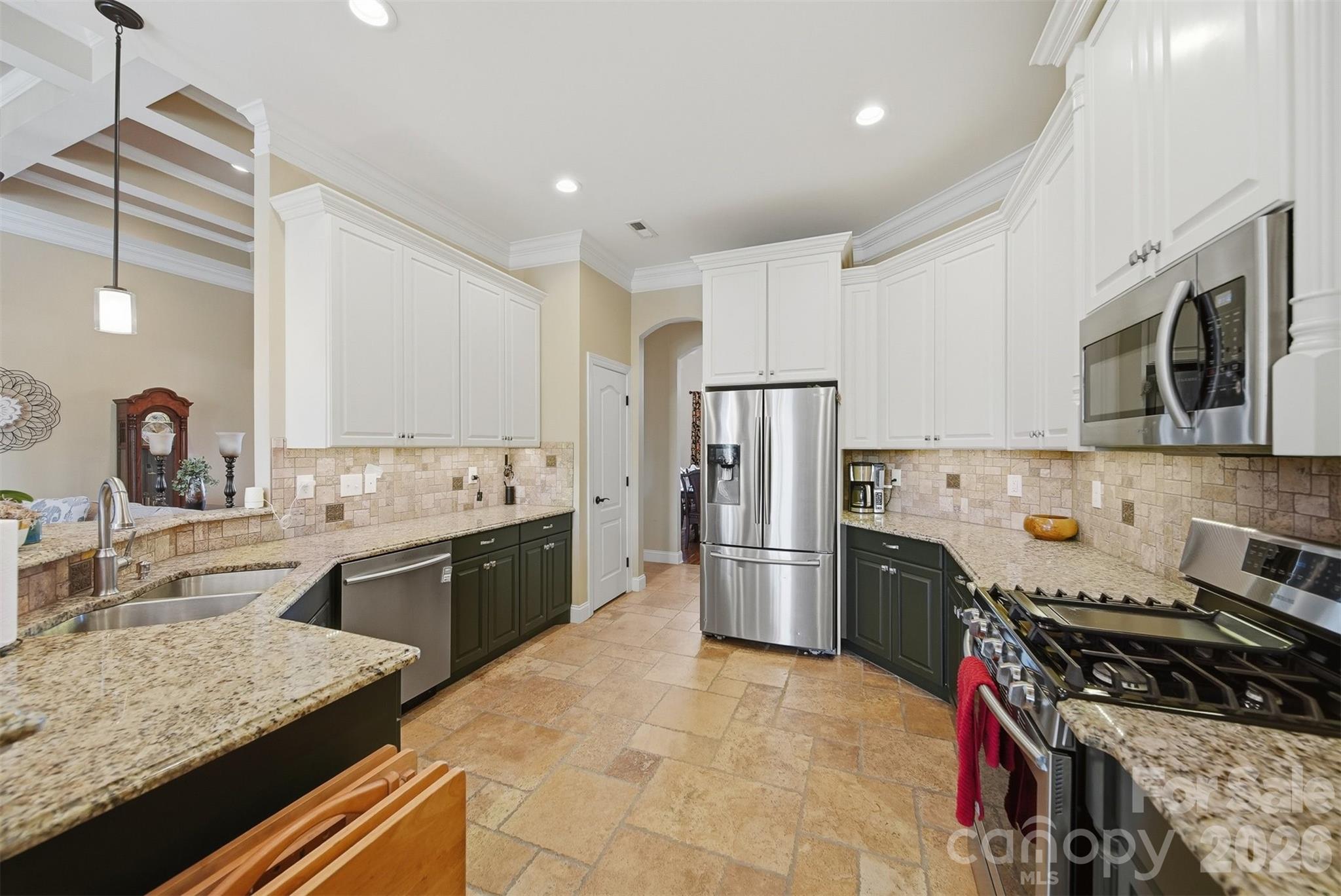 1743 Whitewater Court — Hickory