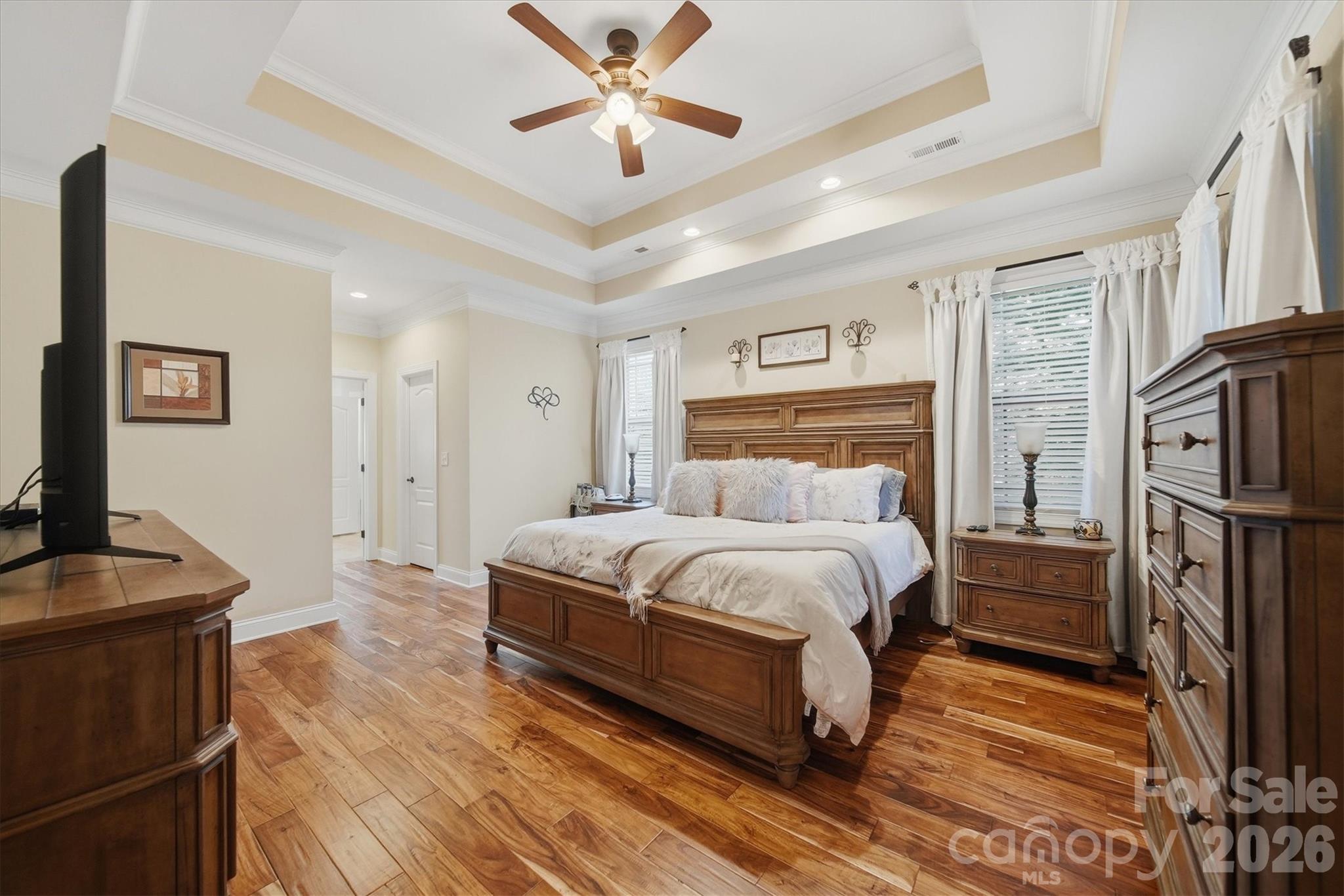1743 Whitewater Court — Hickory