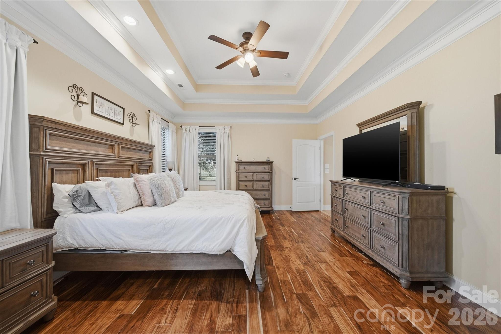 1743 Whitewater Court — Hickory