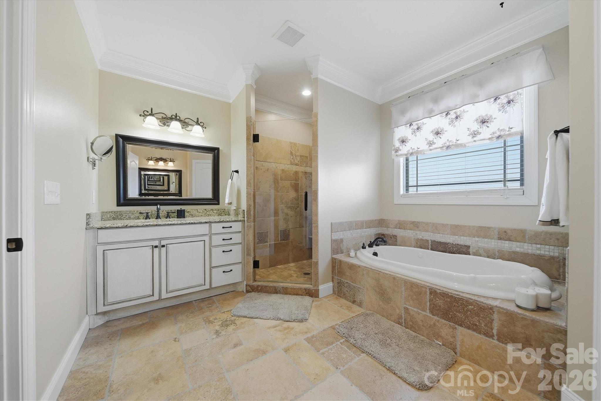 1743 Whitewater Court — Hickory