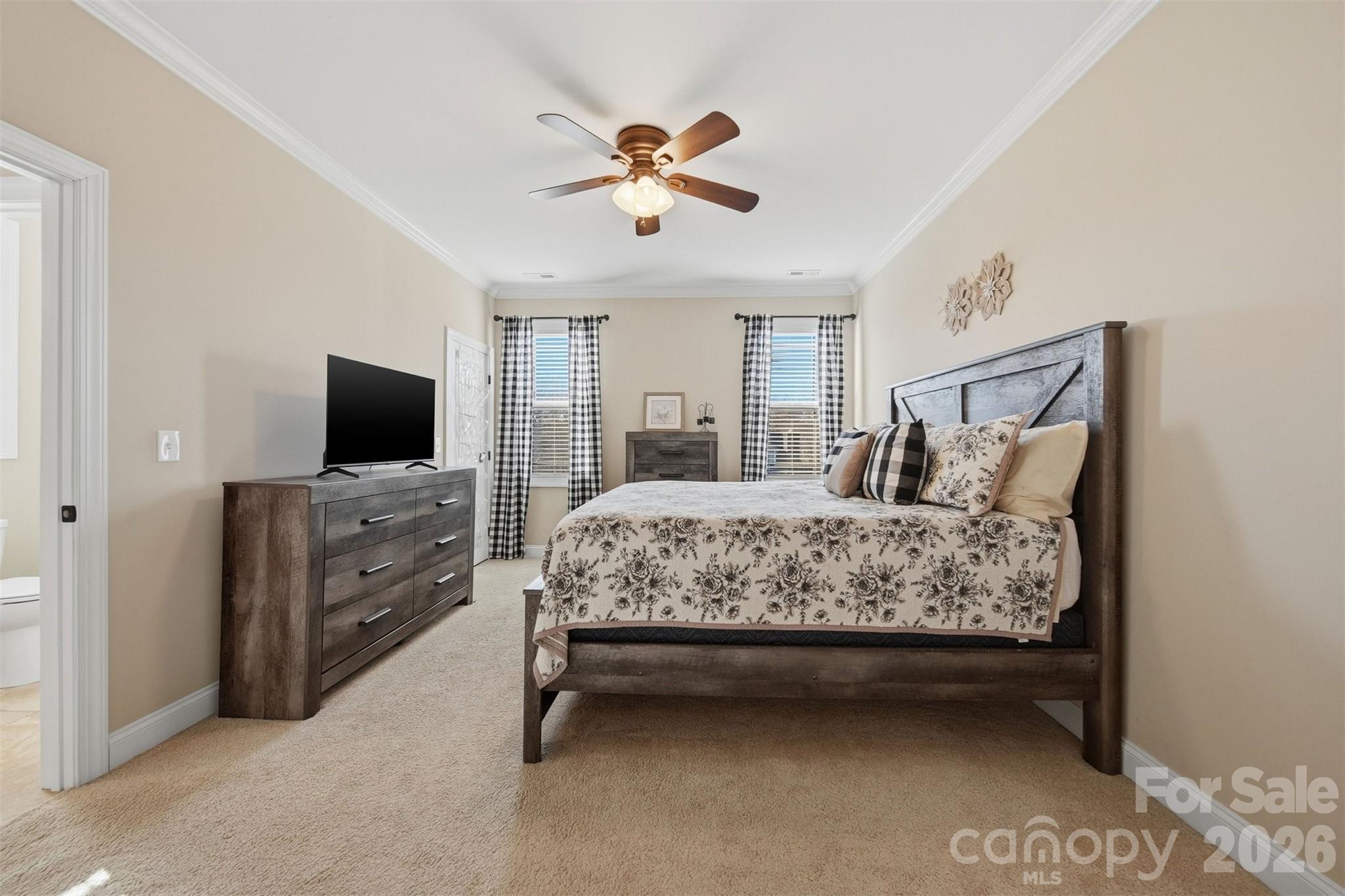 1743 Whitewater Court — Hickory