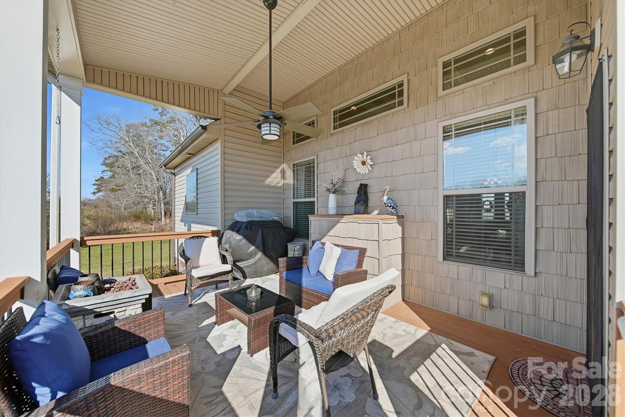 1743 Whitewater Court — Hickory