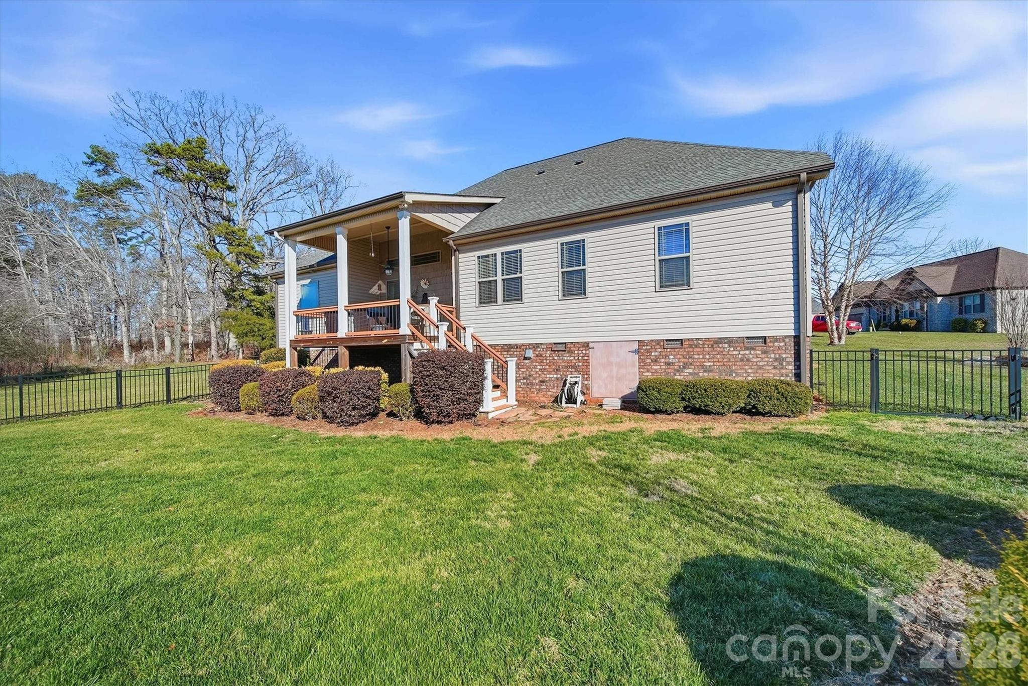 1743 Whitewater Court — Hickory