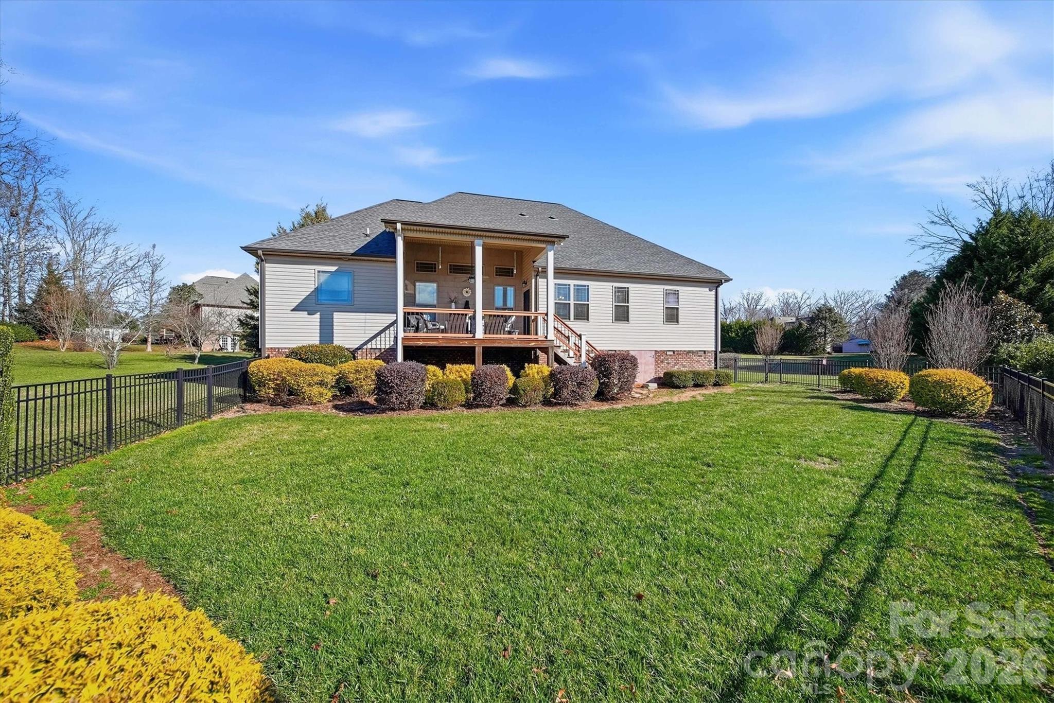1743 Whitewater Court — Hickory
