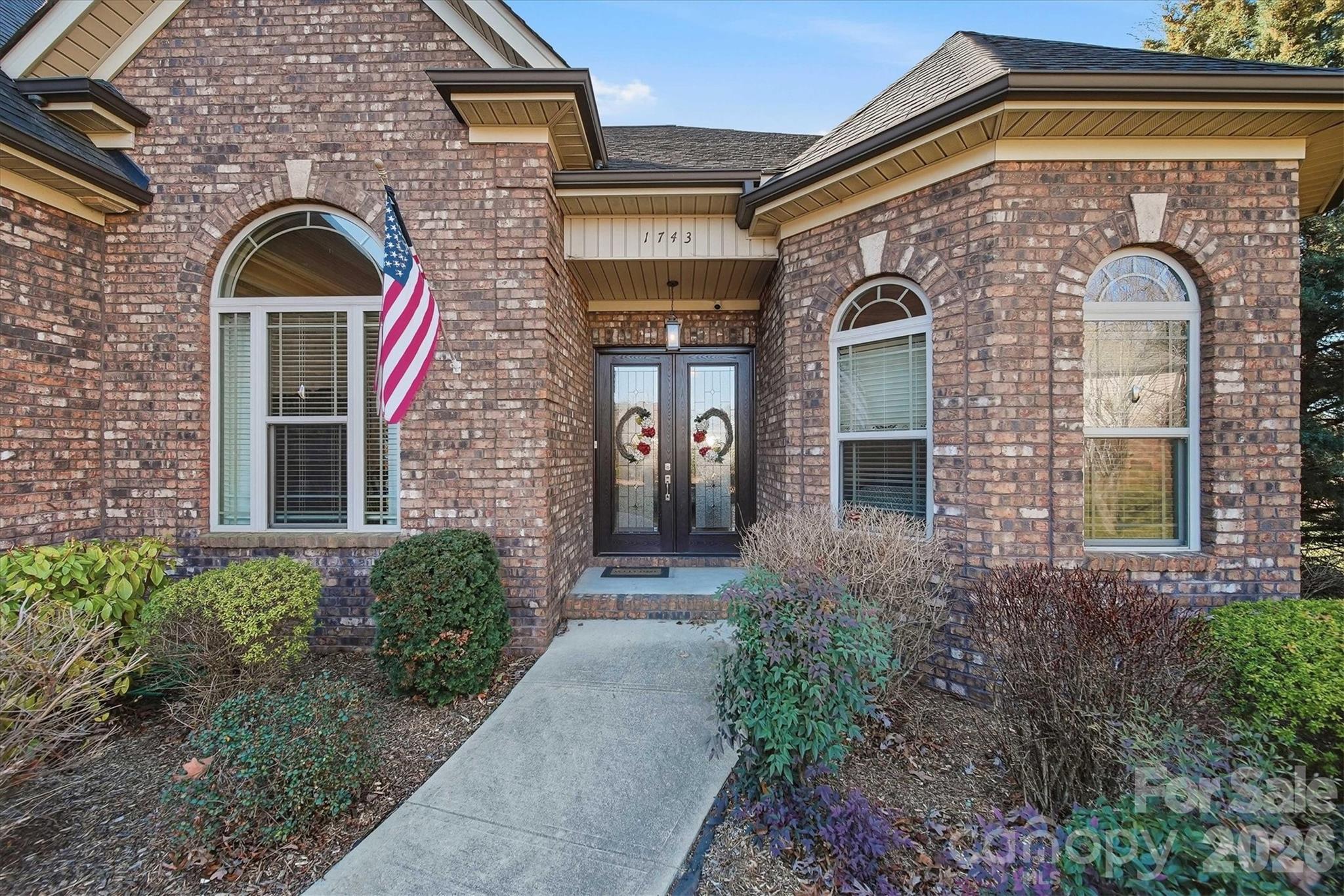 1743 Whitewater Court — Hickory