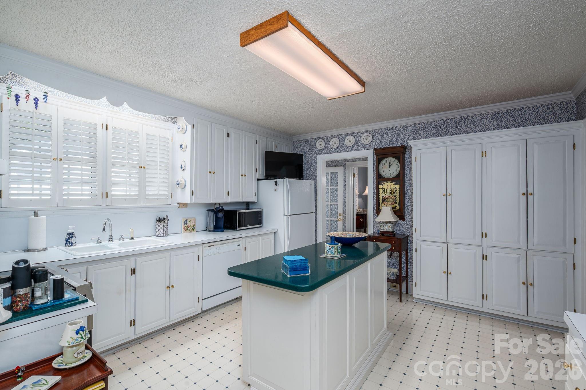 18 Circle Drive — Belmont