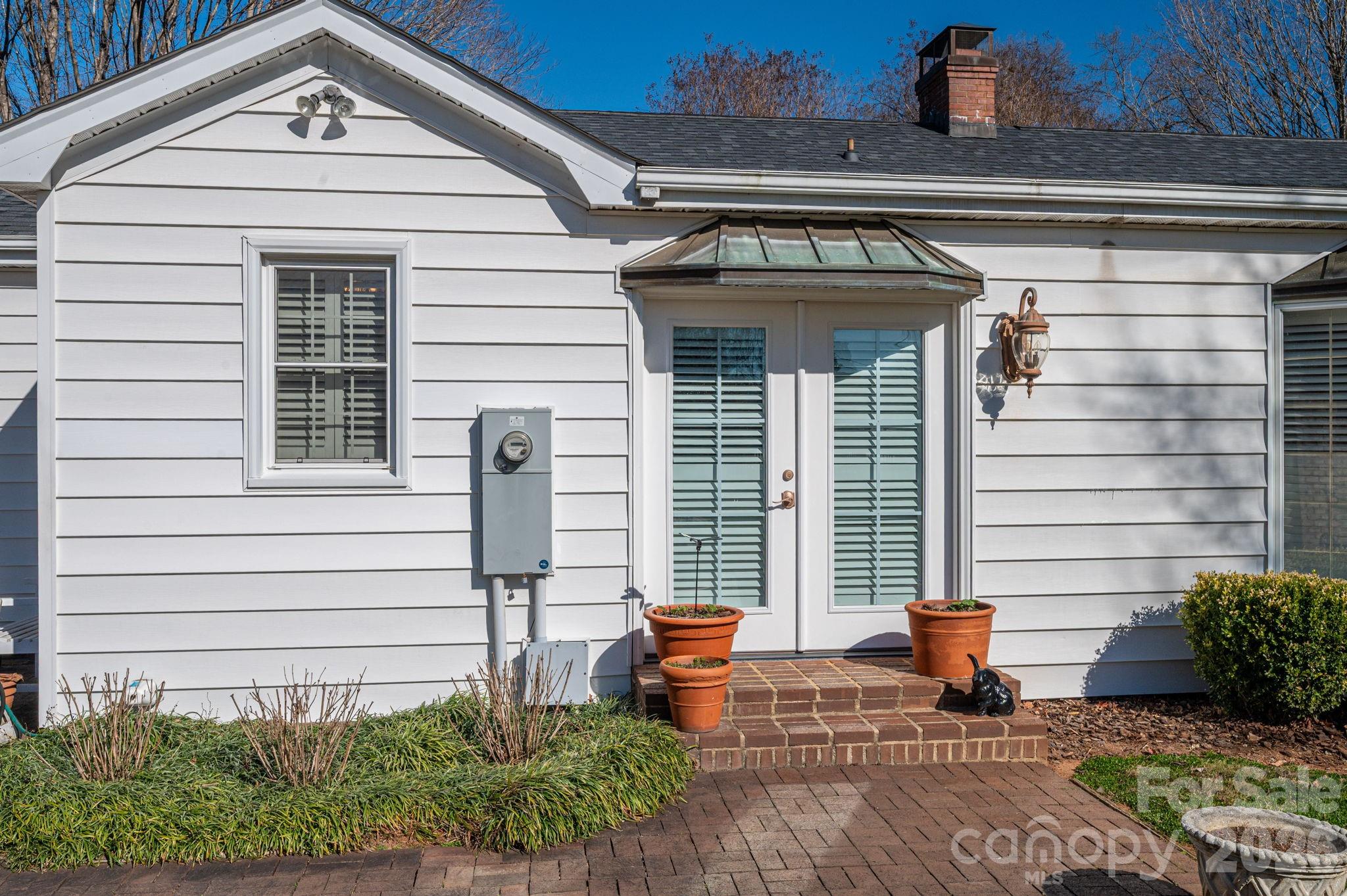 18 Circle Drive — Belmont