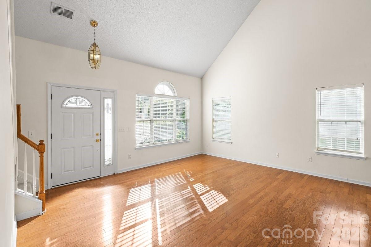 1937 Decatur Court — Charlotte