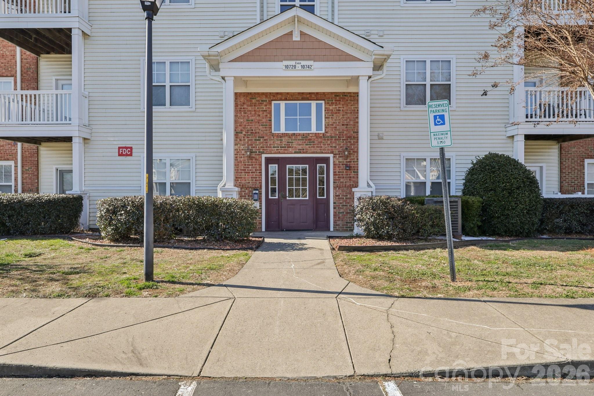 10742 Hill Point Court — Charlotte