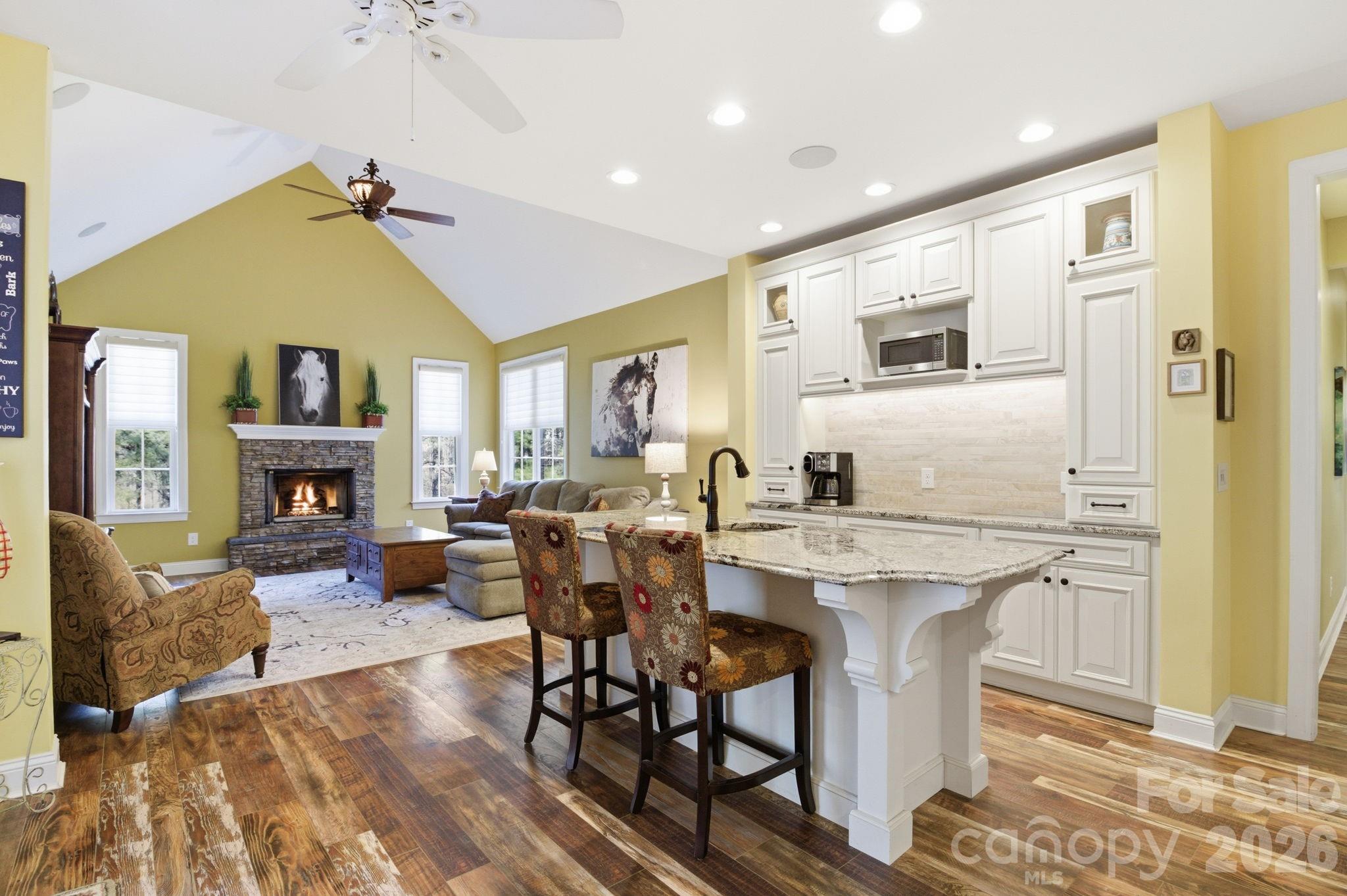 164 Saddle Ridge — West End