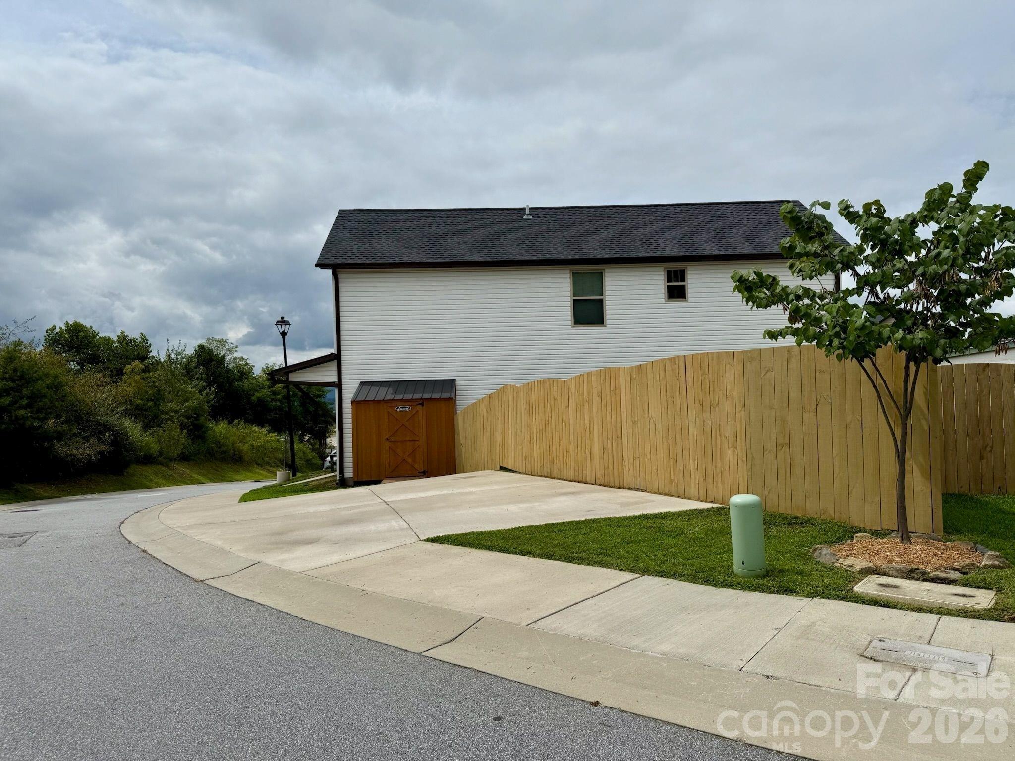 526 Cardwell Lane — Fletcher