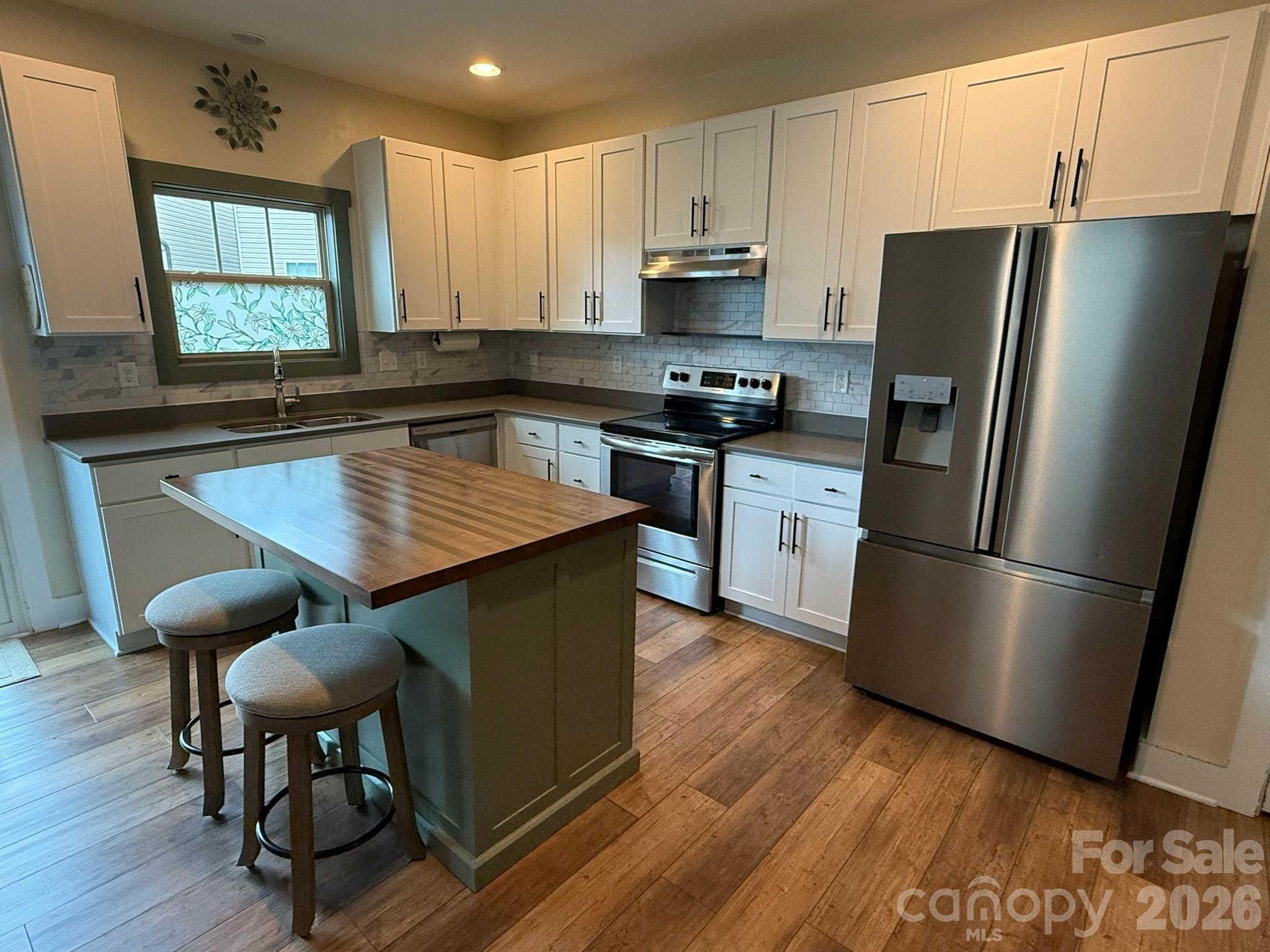 526 Cardwell Lane — Fletcher