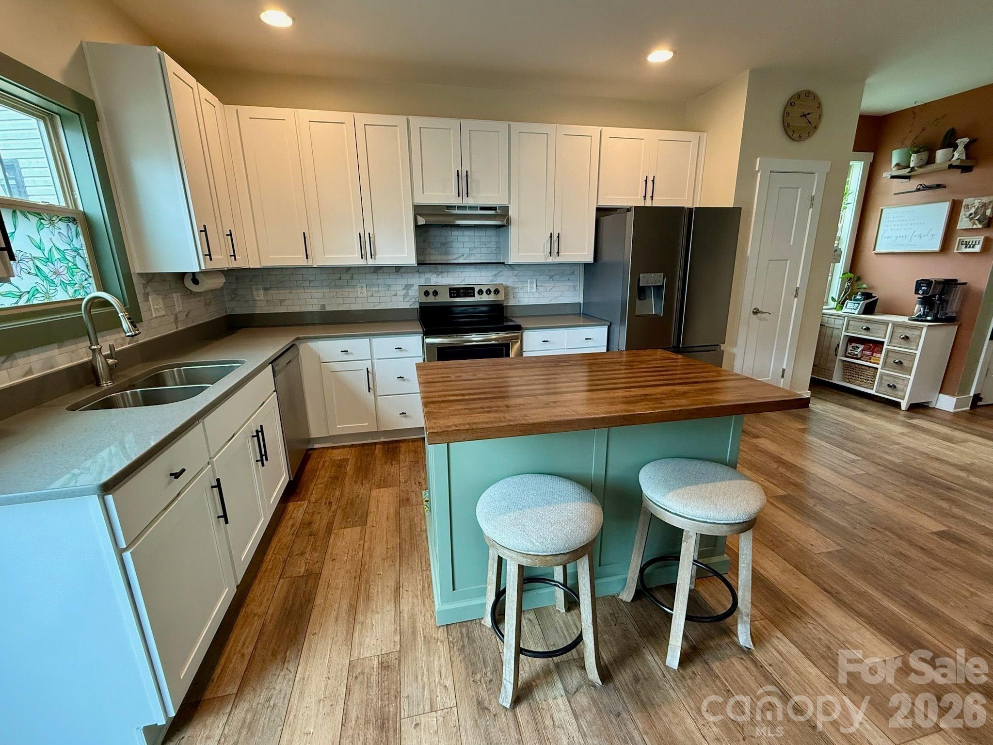 526 Cardwell Lane — Fletcher