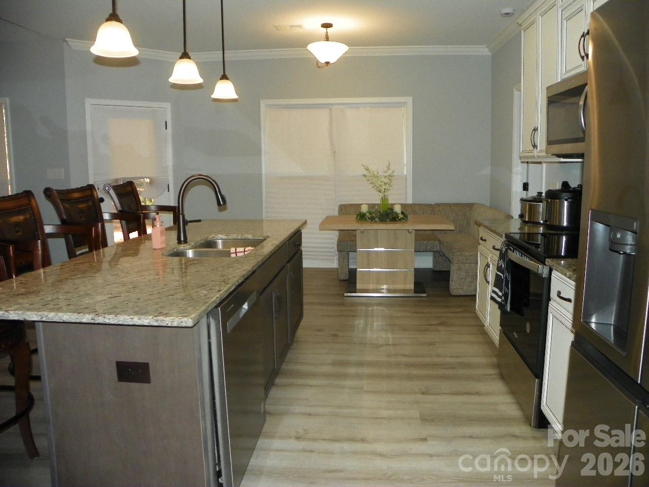 128 Summer Lake Drive — New London