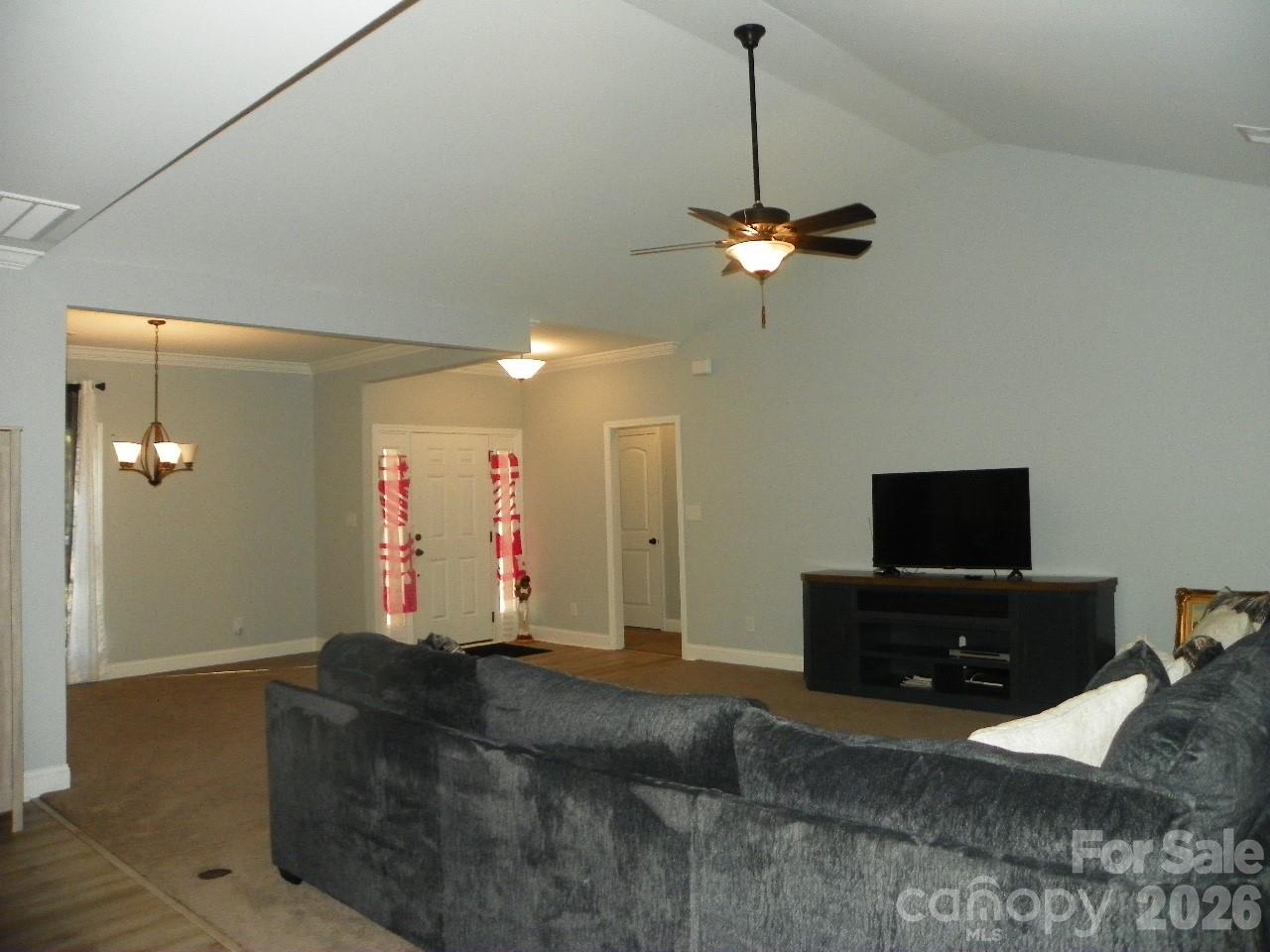 128 Summer Lake Drive — New London