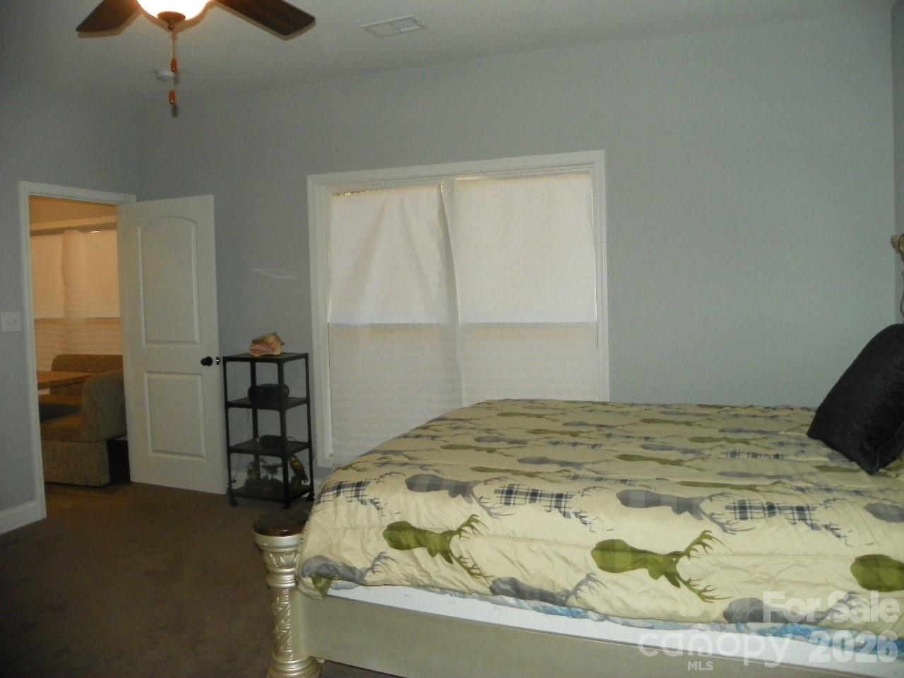128 Summer Lake Drive — New London