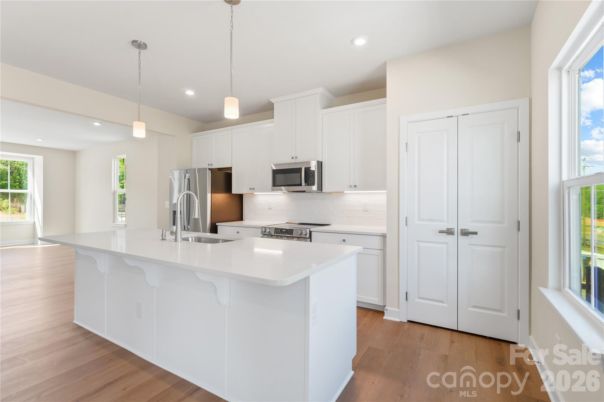 6004 Blue Ridge Oak Road — Charlotte