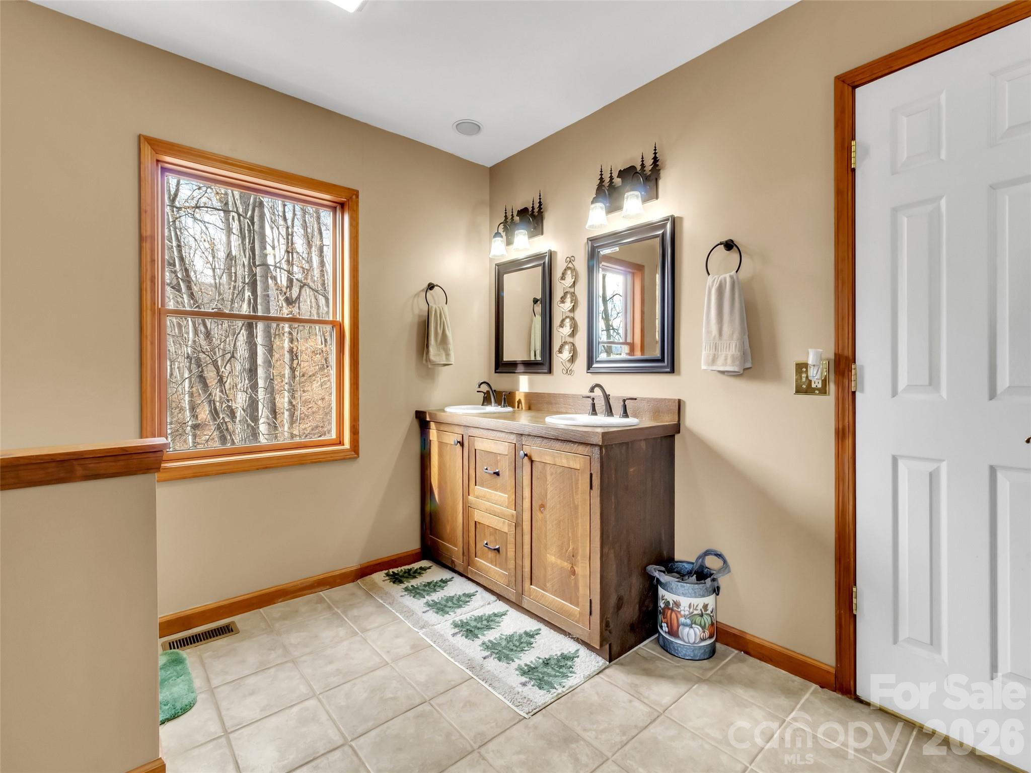 371 Falcon Ridge Drive — Waynesville