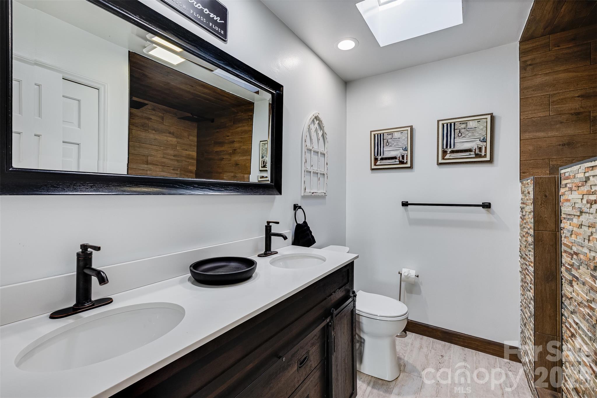 20 Quayside Court — Lake Wylie