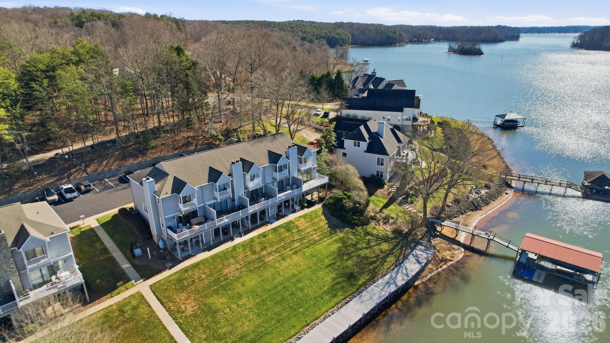 529 Catspaw Road — Statesville