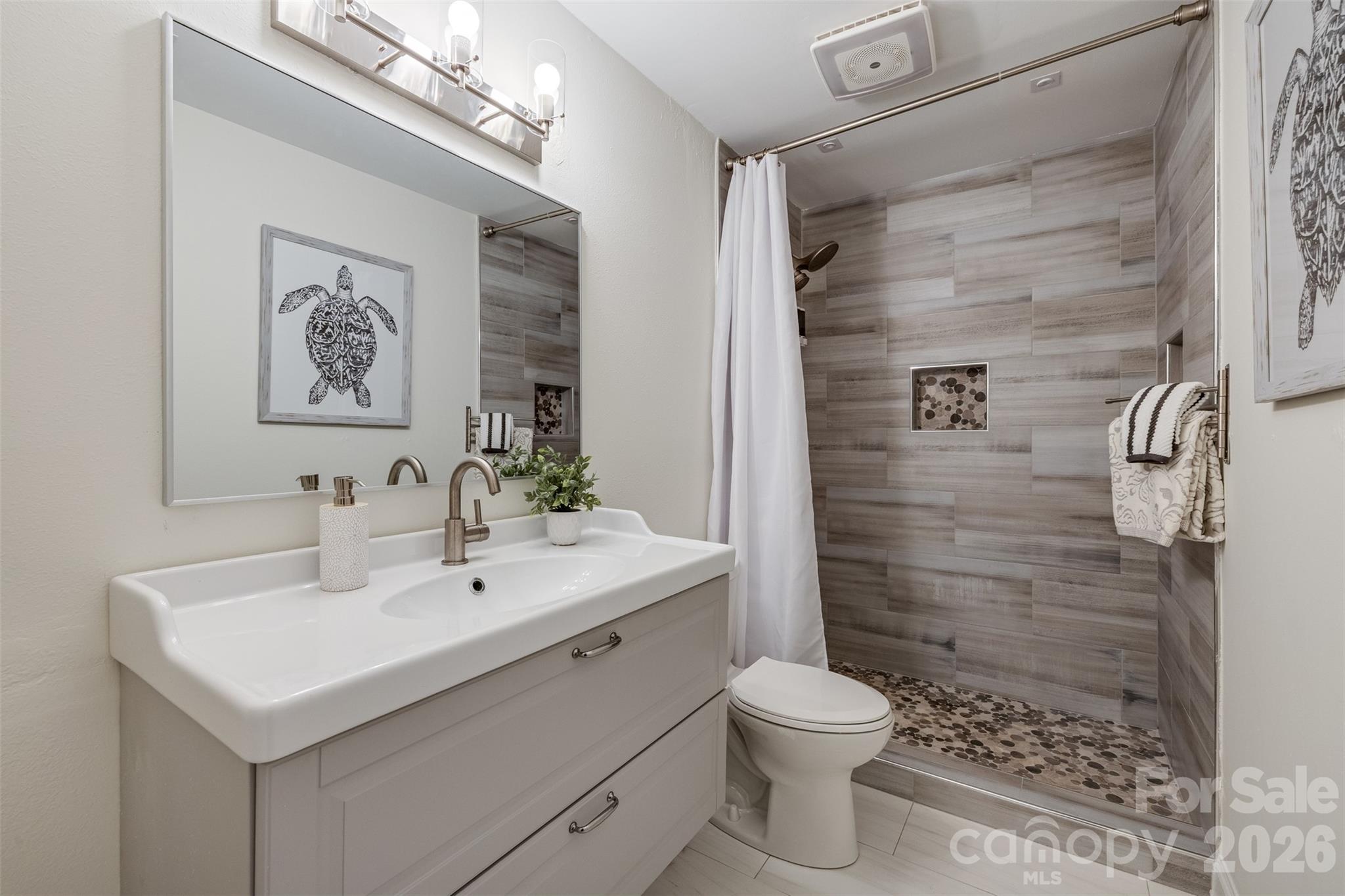 8 Hickory Ridge Court — Lake Wylie