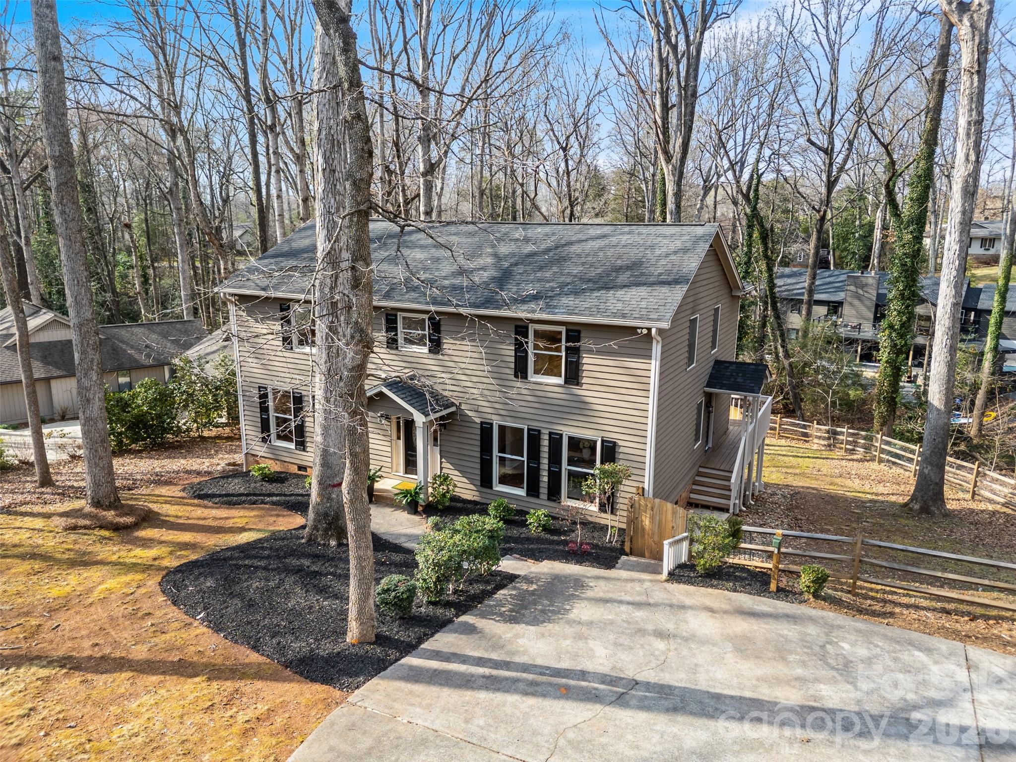 8 Hickory Ridge Court — Lake Wylie