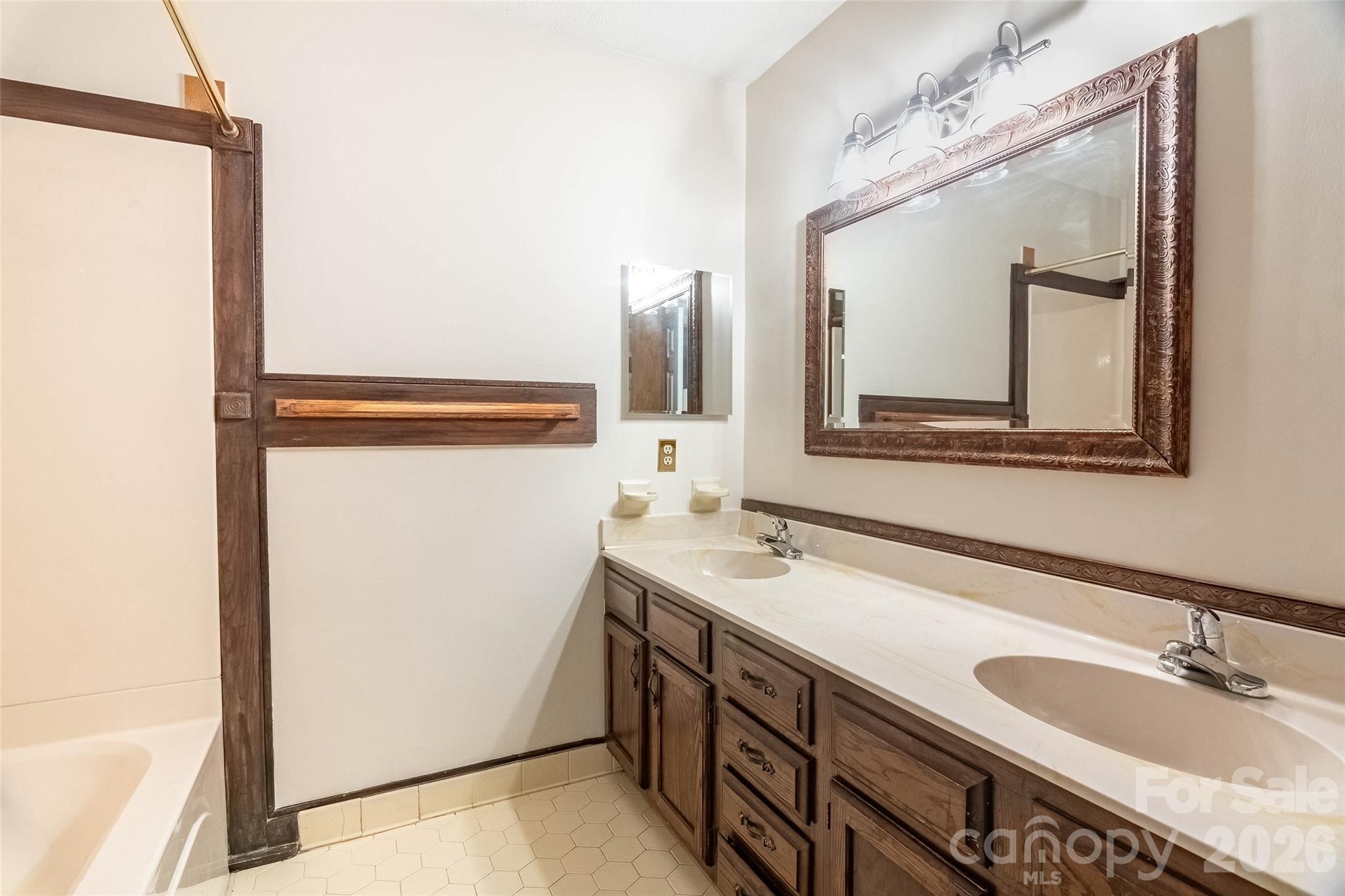 120 Breckenridge Court — Hendersonville