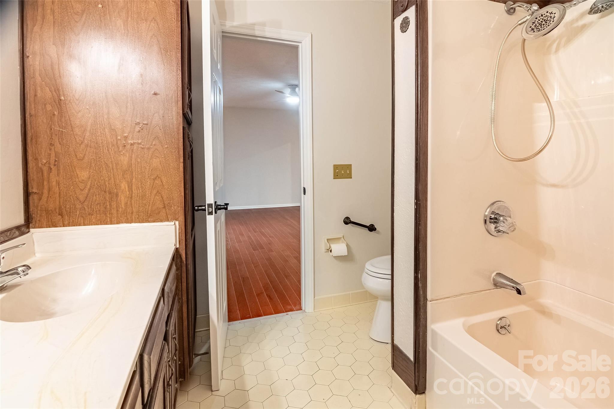 120 Breckenridge Court — Hendersonville