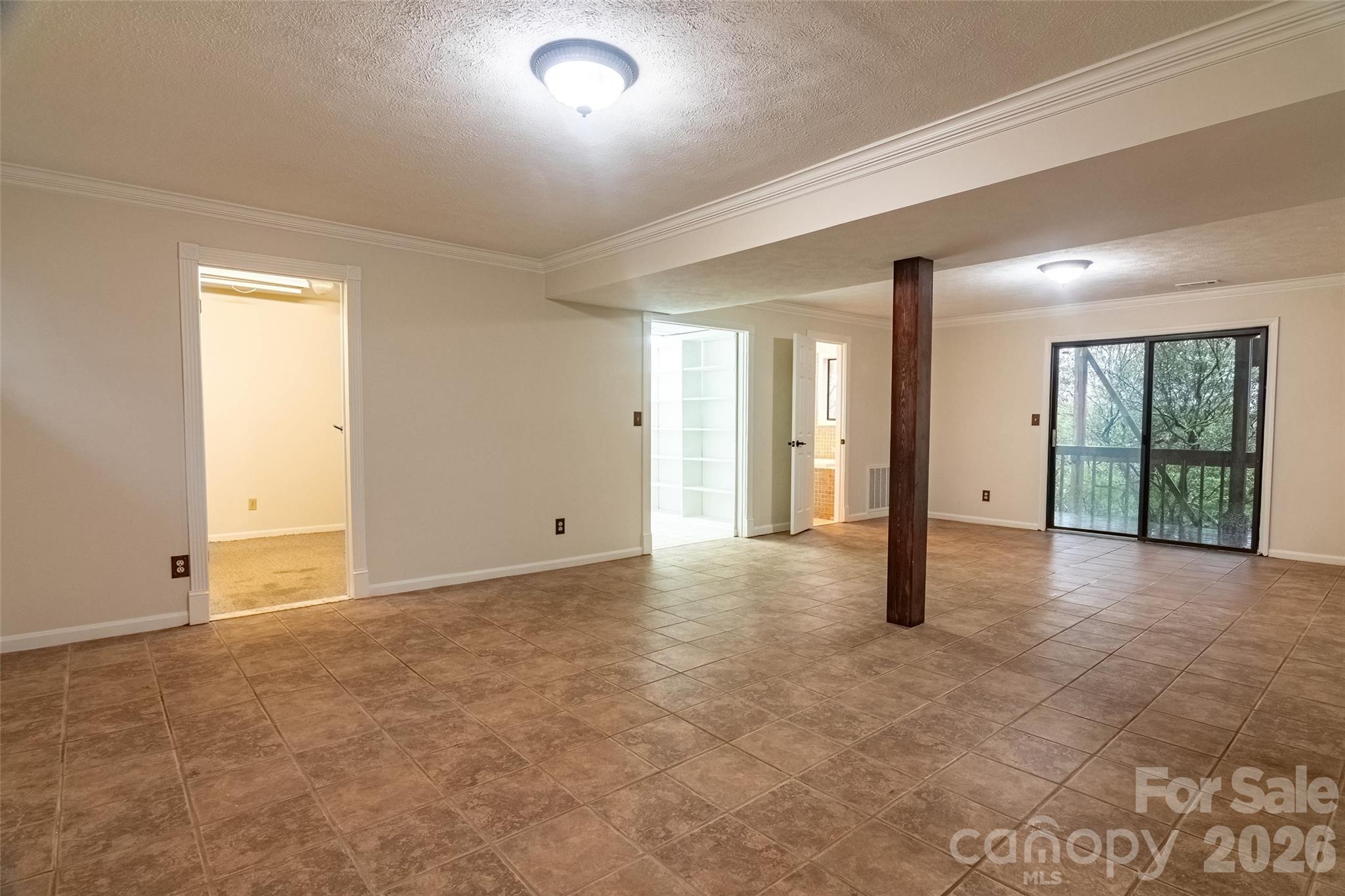 120 Breckenridge Court — Hendersonville