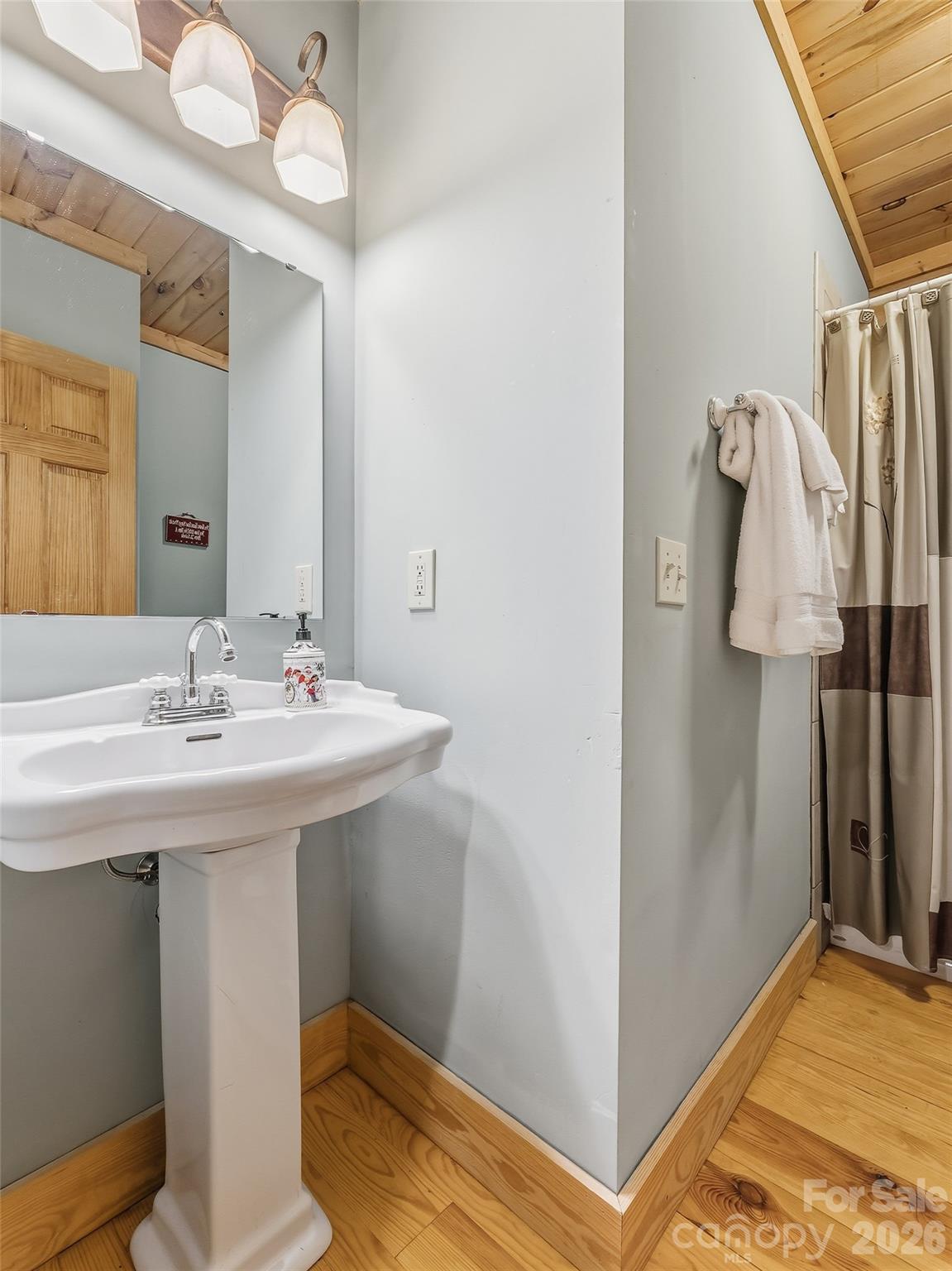 167 Mountain Vista Drive — Saluda