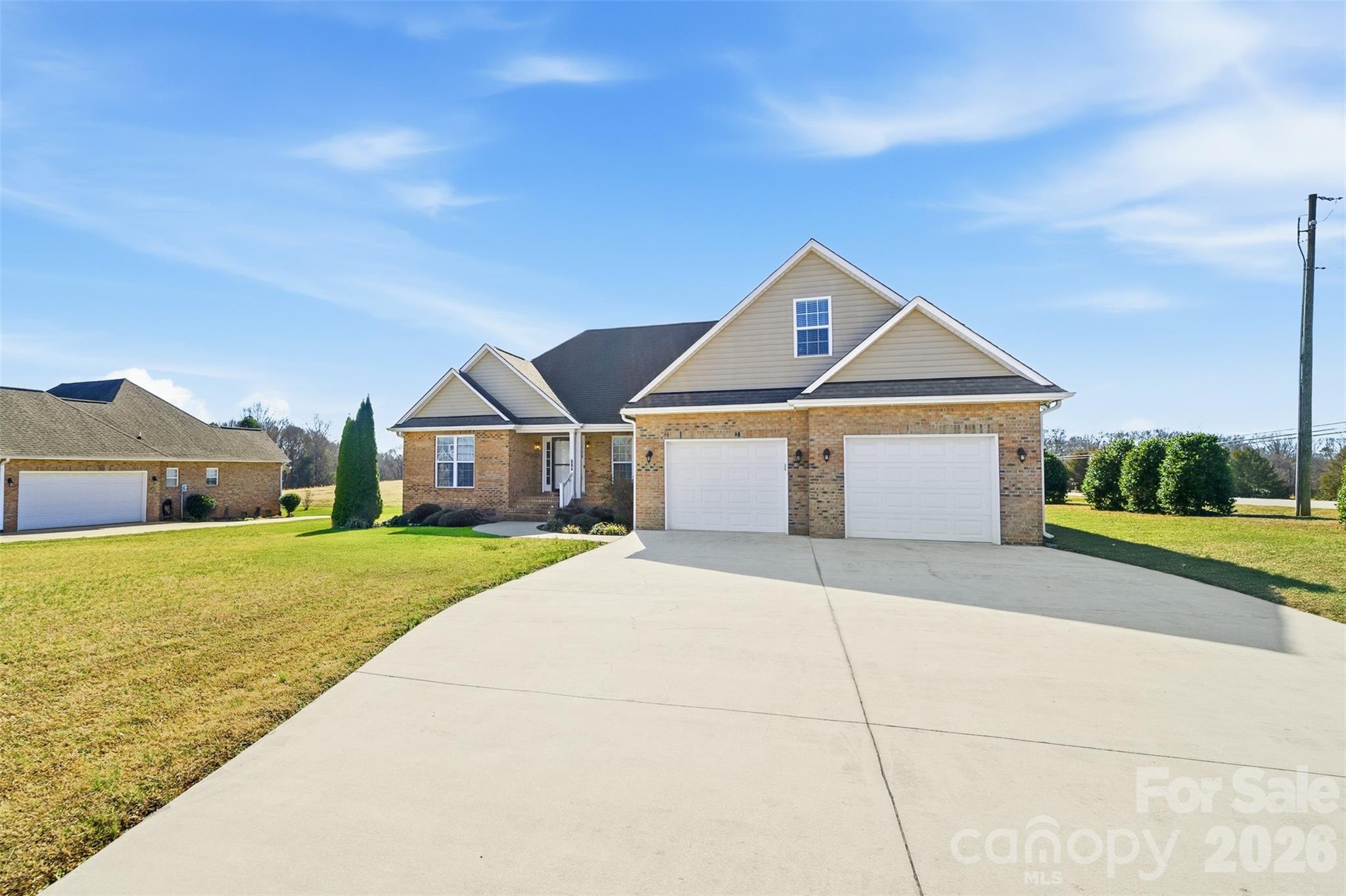 884 Clear Creek Circle — Lincolnton