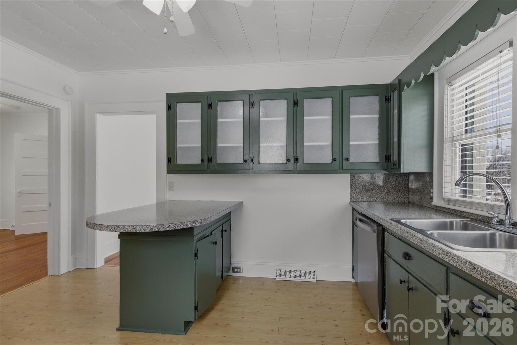 112 Myrtle Street — Morganton