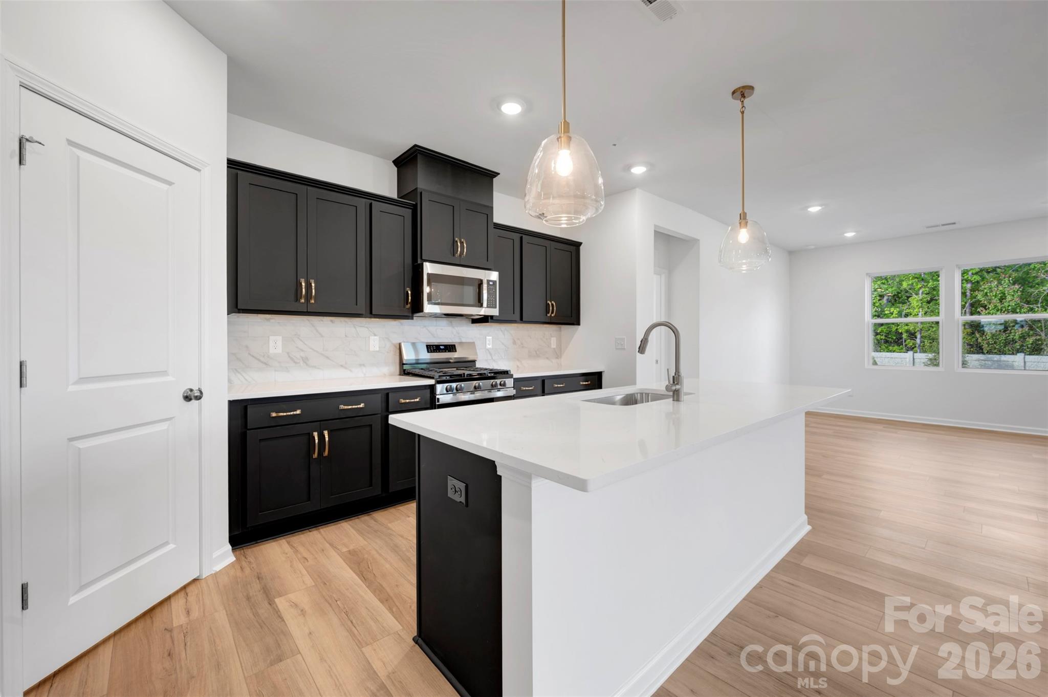 408 Willoughby Park Drive — Monroe