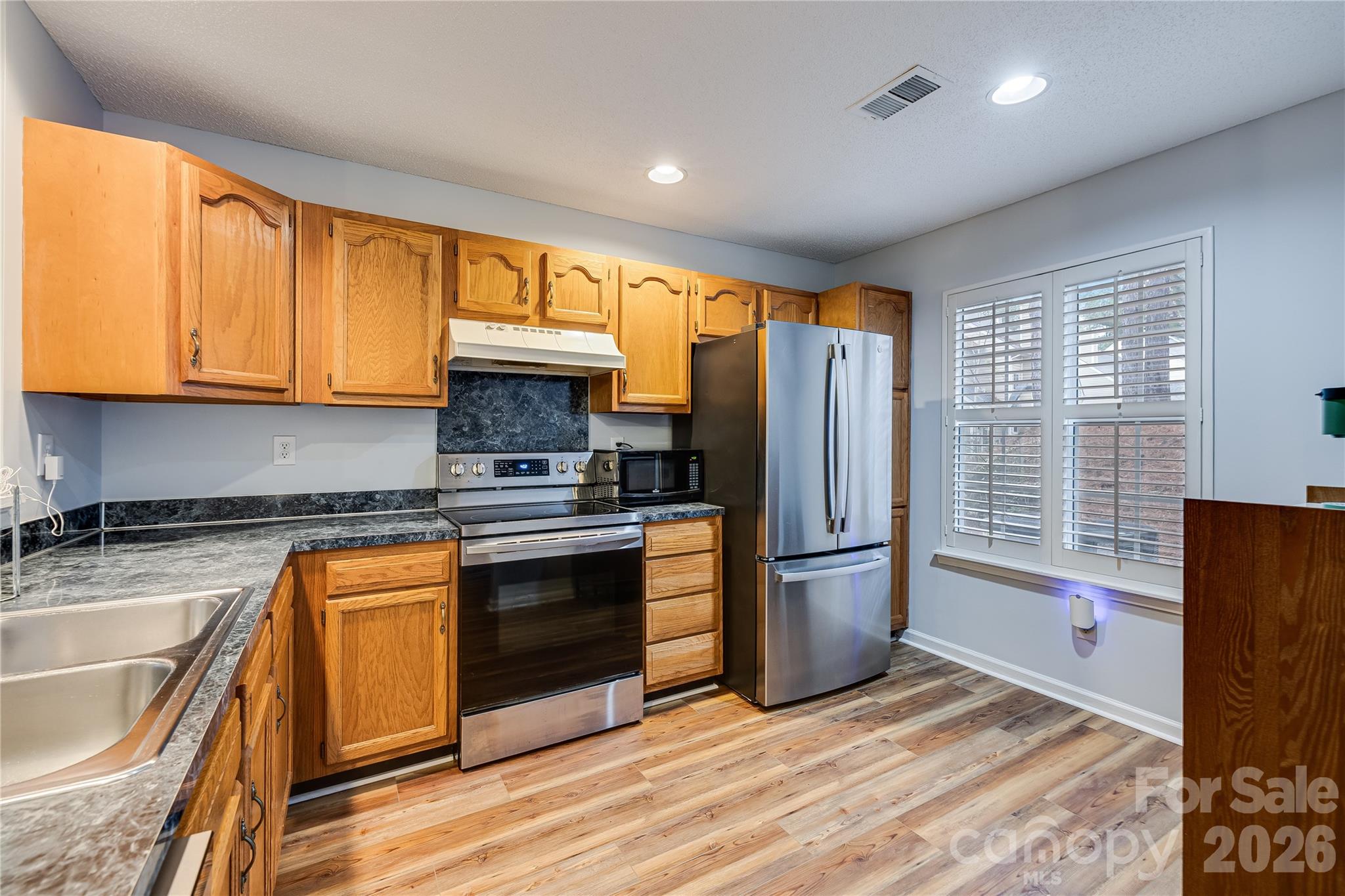 5925 Prescott Court — Charlotte