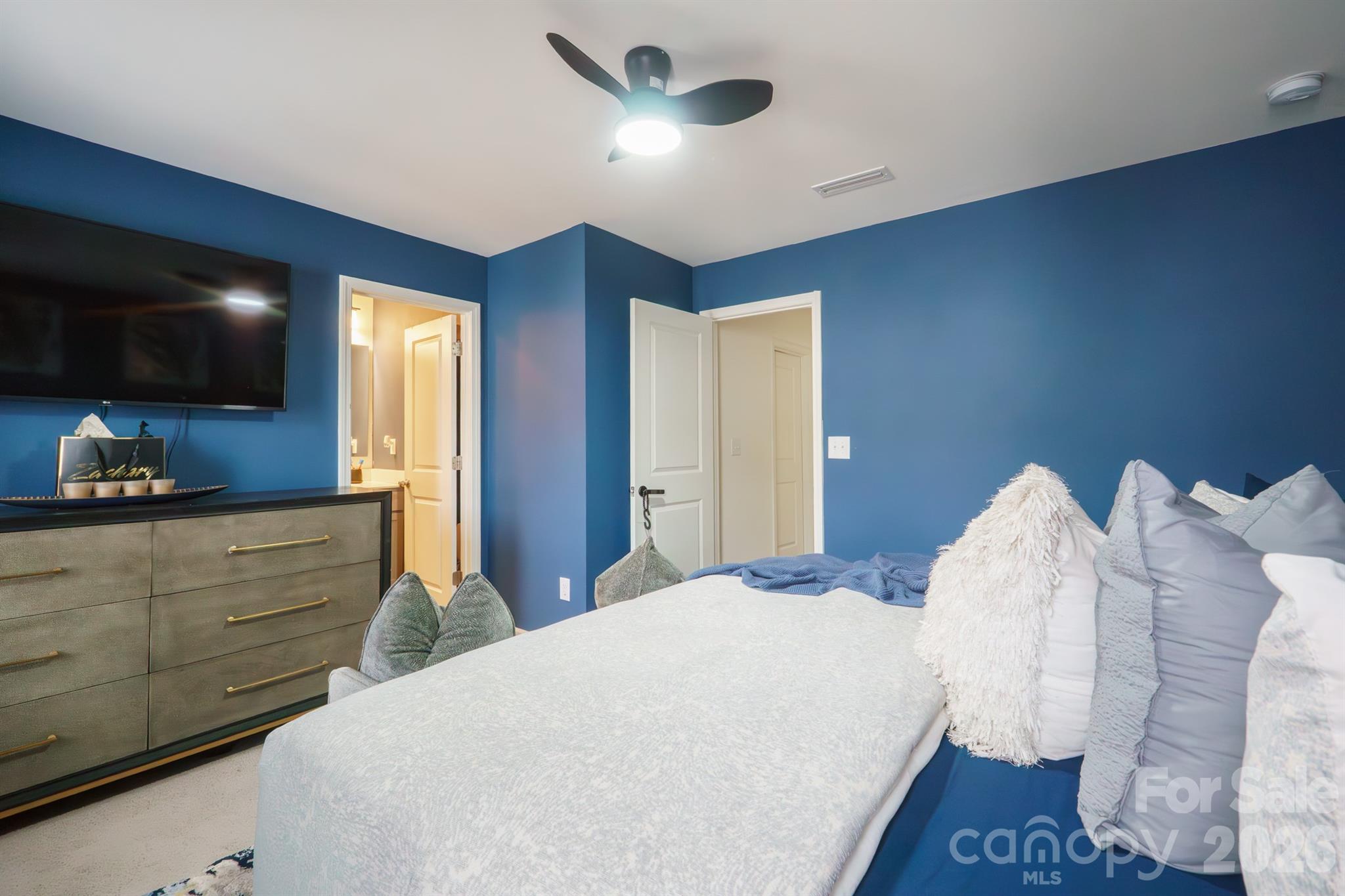 11021 Woodland Creek Way — Charlotte