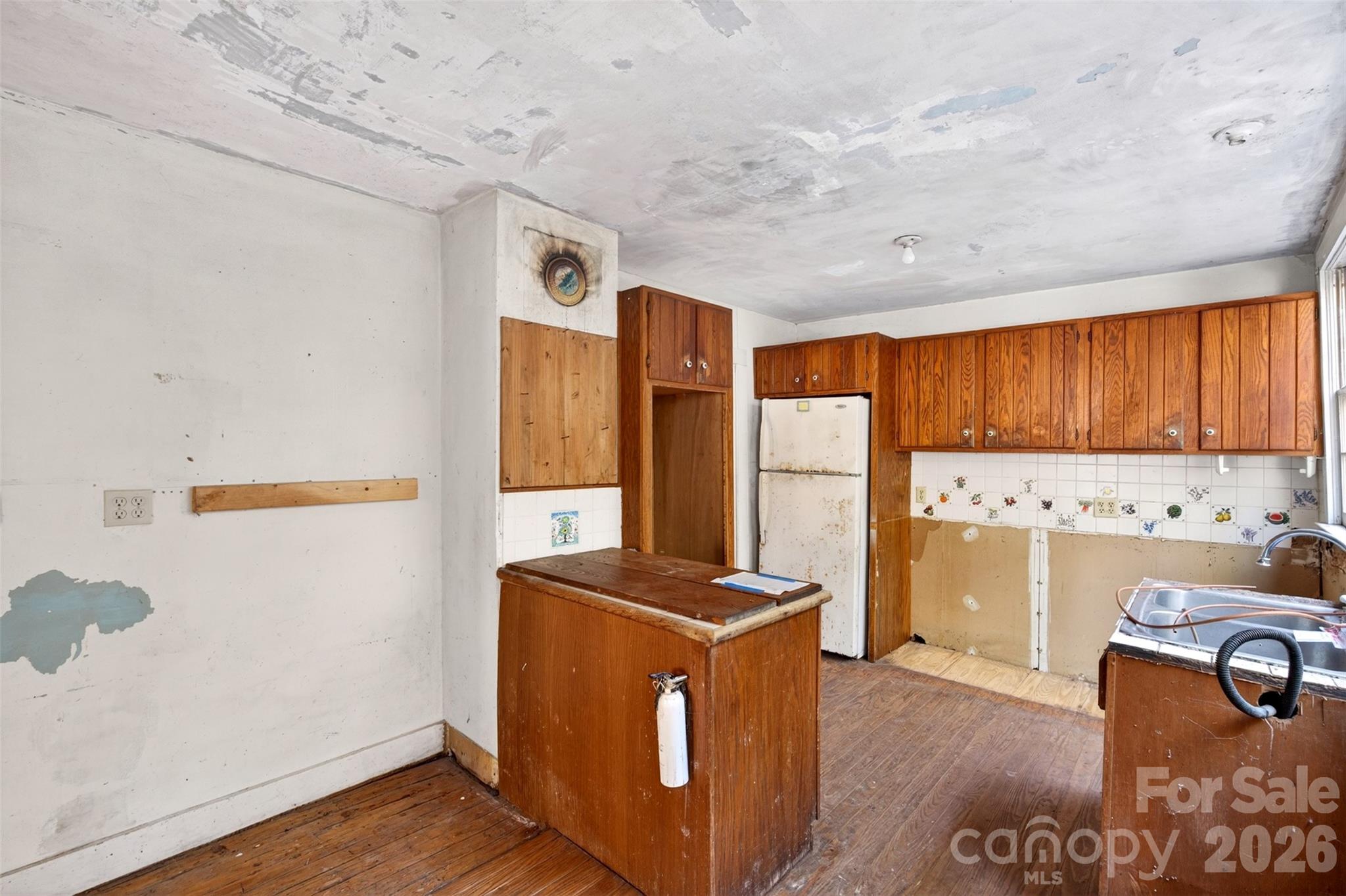 105 Poplar Street — Saluda