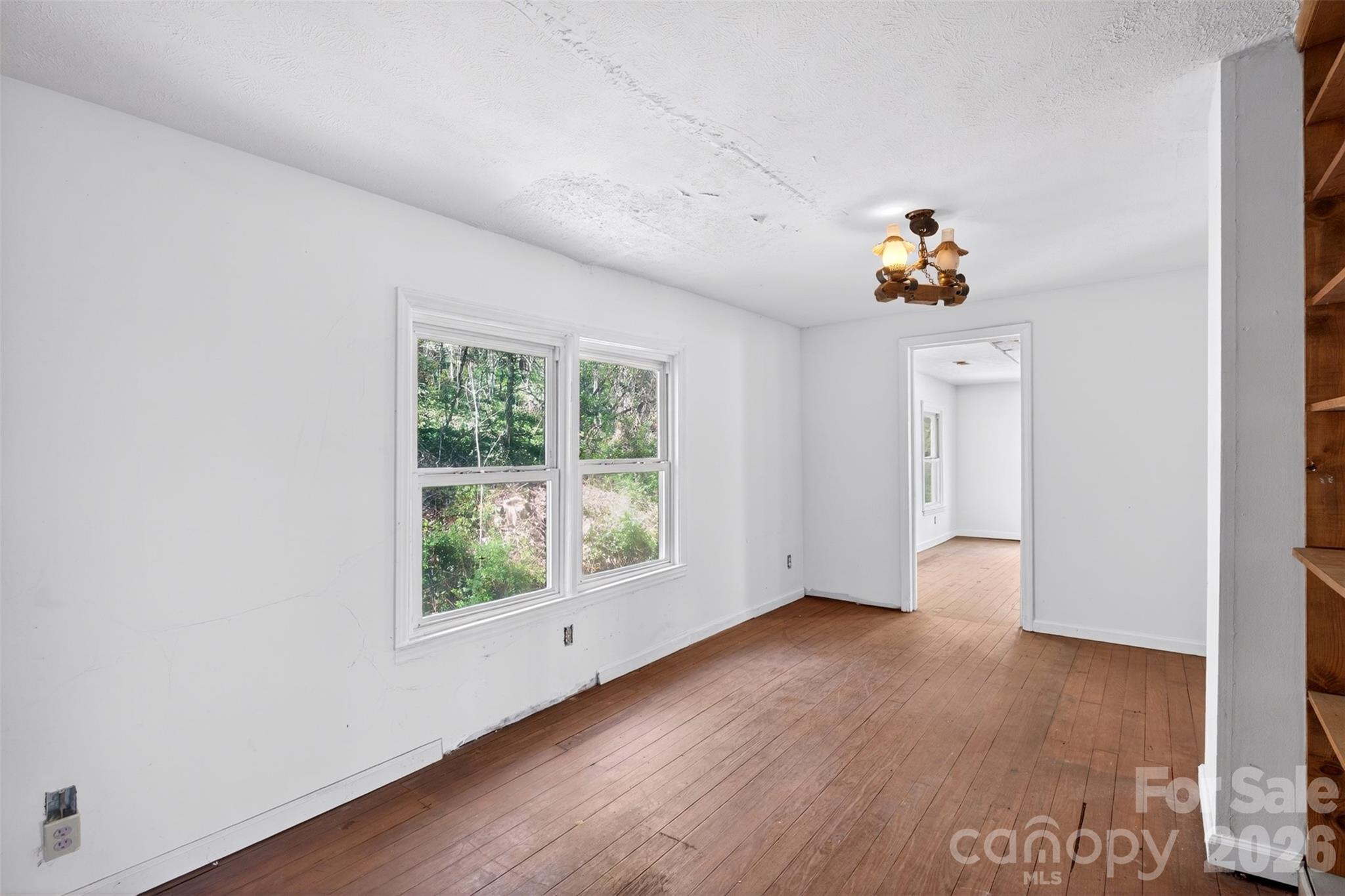 105 Poplar Street — Saluda