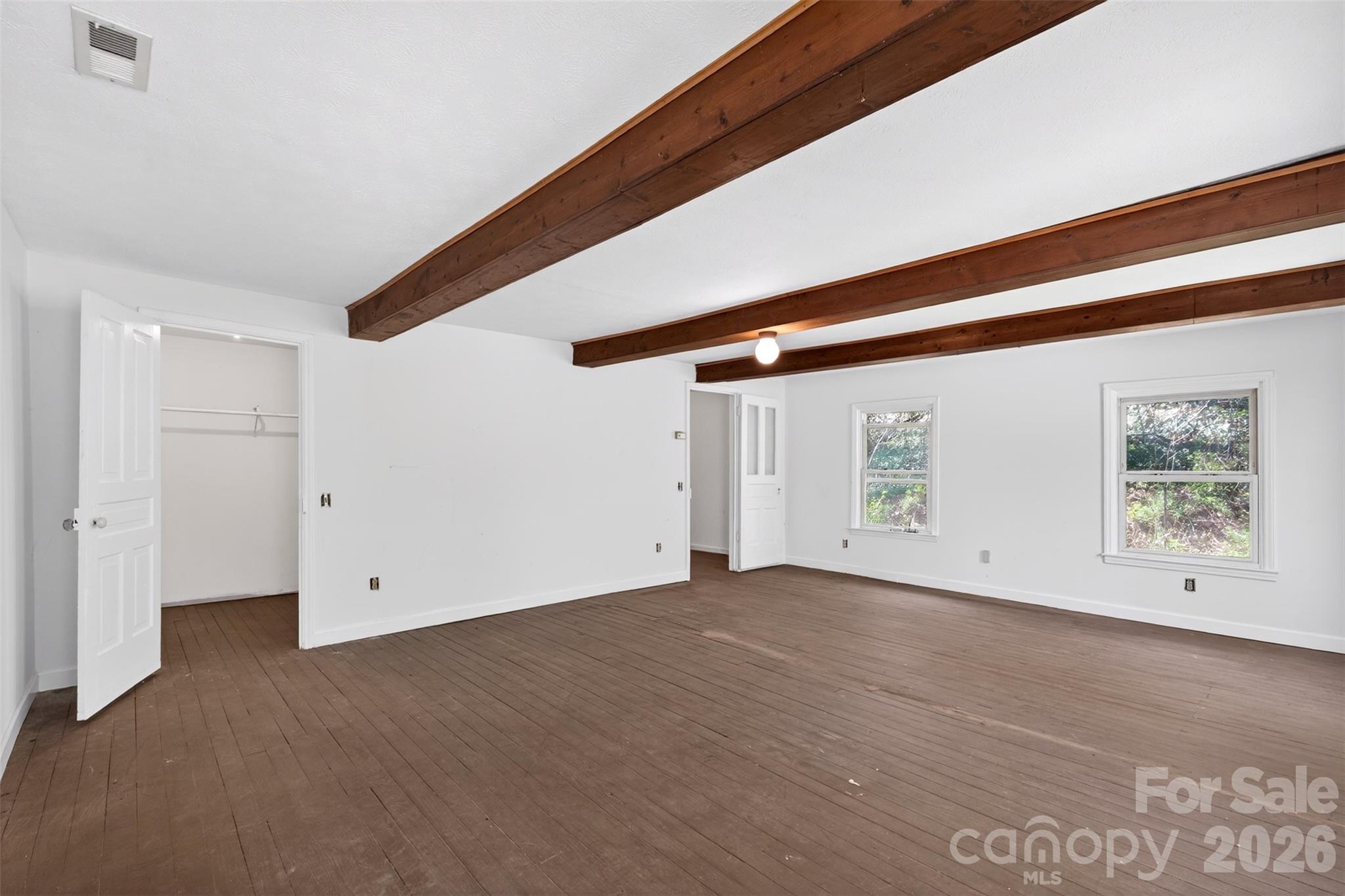 105 Poplar Street — Saluda